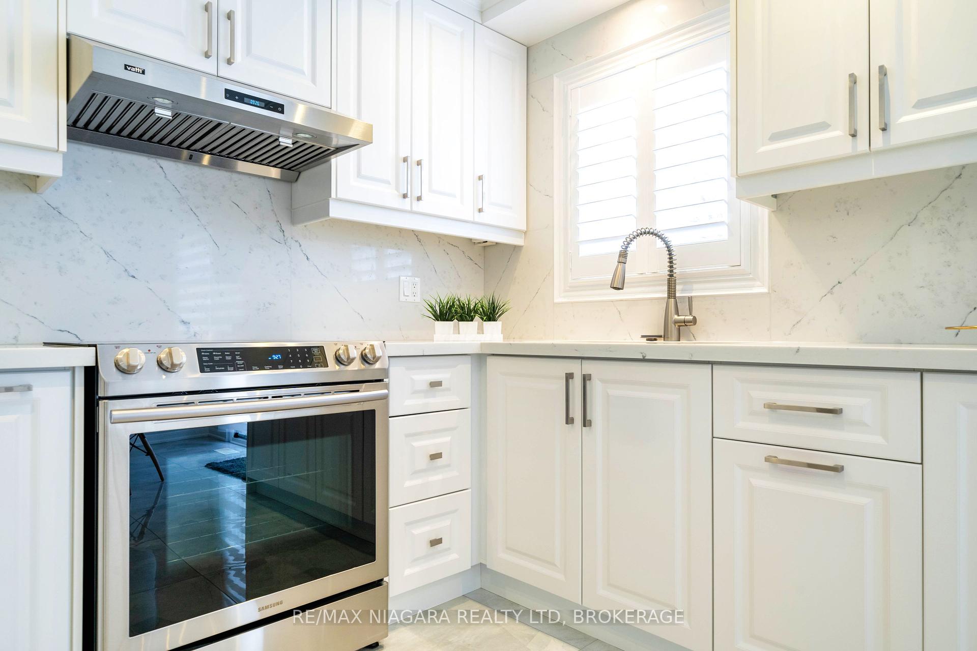 42 Kenhatch Blvd, Toronto, ON M1S3Y1 | 4 Bedroom 5 Bathroom Detached House | Image 14