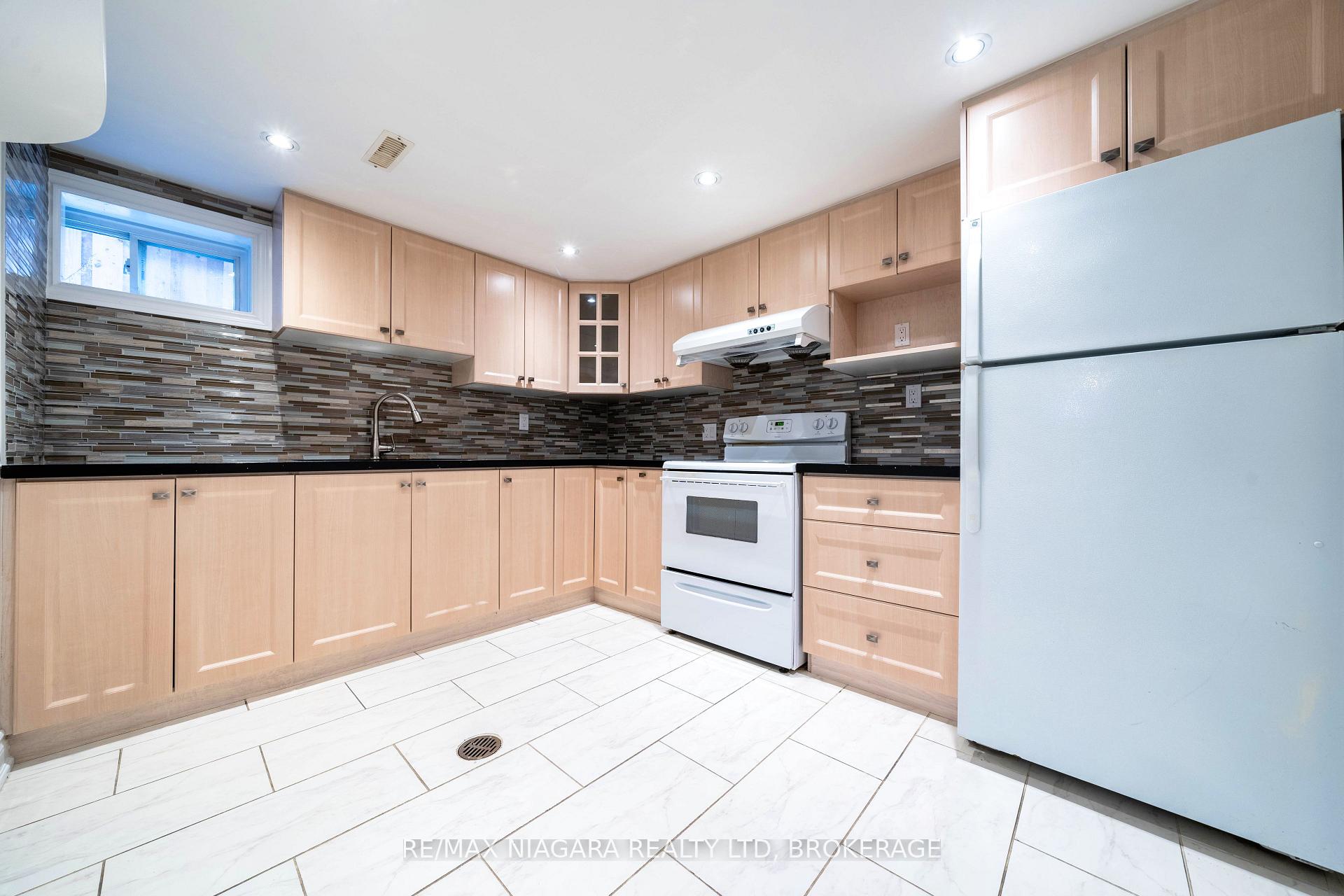 42 Kenhatch Blvd, Toronto, ON M1S3Y1 | 4 Bedroom 5 Bathroom Detached House | Image 33