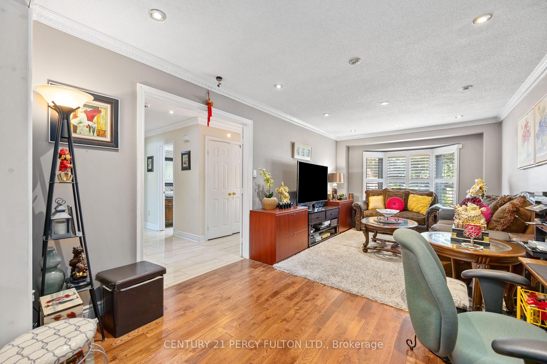 33 Budworth Dr, Toronto, ON M1E3H8 | 4 Bedroom 4 Bathroom Detached House | Image 4