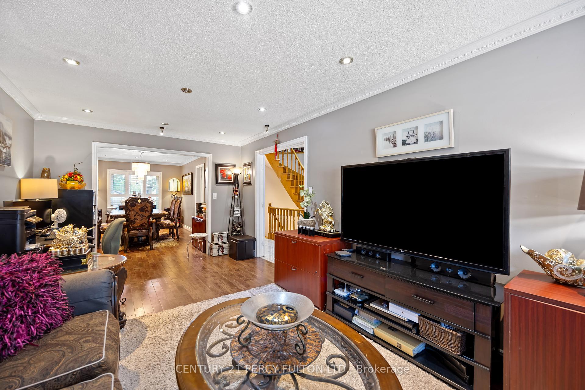 33 Budworth Dr, Toronto, ON M1E3H8 | 4 Bedroom 4 Bathroom Detached House | Image 5