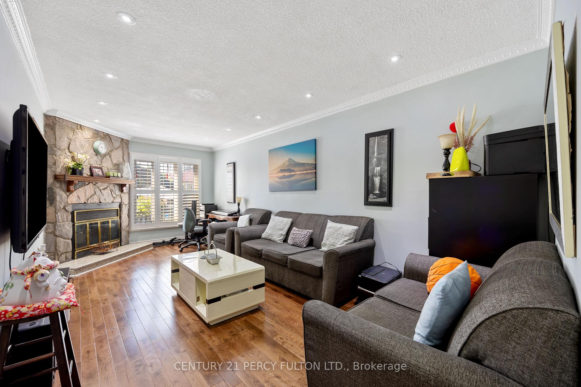 33 Budworth Dr, Toronto, ON M1E3H8 | 4 Bedroom 4 Bathroom Detached House | Image 6