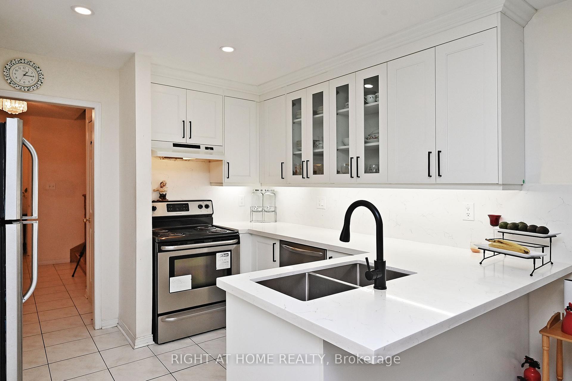 22 Samuel Teitel Crt, Toronto, ON M1X1S7 | 4 Bedroom 4 Bathroom Detached House | Image 10