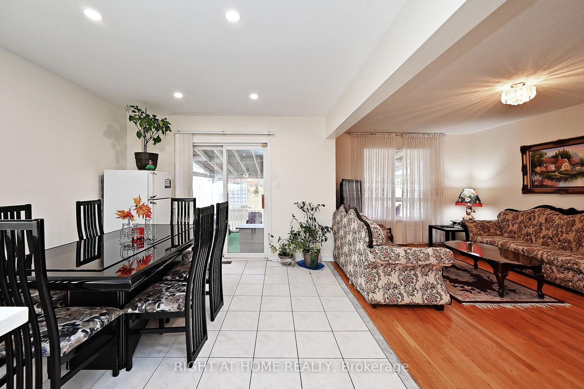 22 Samuel Teitel Crt, Toronto, ON M1X1S7 | 4 Bedroom 4 Bathroom Detached House | Image 14