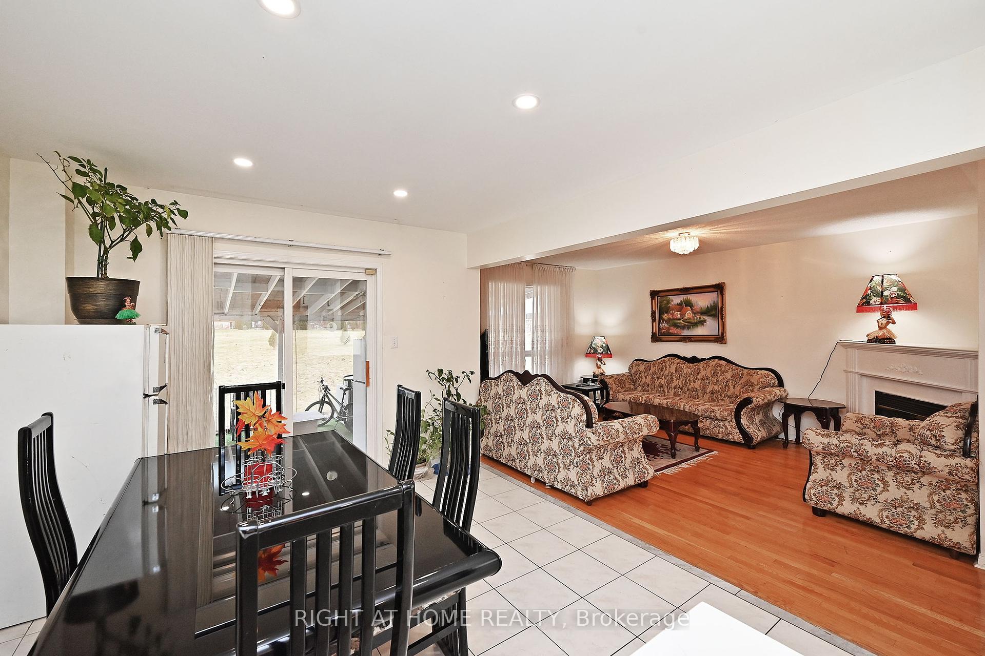 22 Samuel Teitel Crt, Toronto, ON M1X1S7 | 4 Bedroom 4 Bathroom Detached House | Image 16