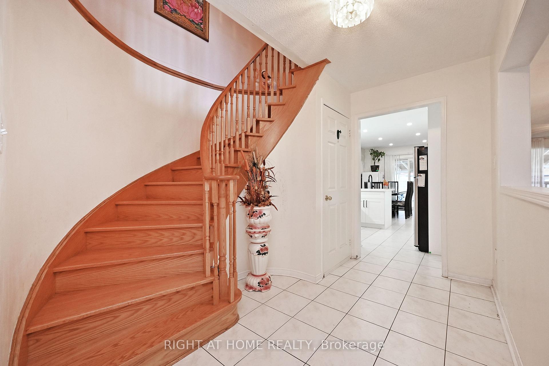22 Samuel Teitel Crt, Toronto, ON M1X1S7 | 4 Bedroom 4 Bathroom Detached House | Image 20