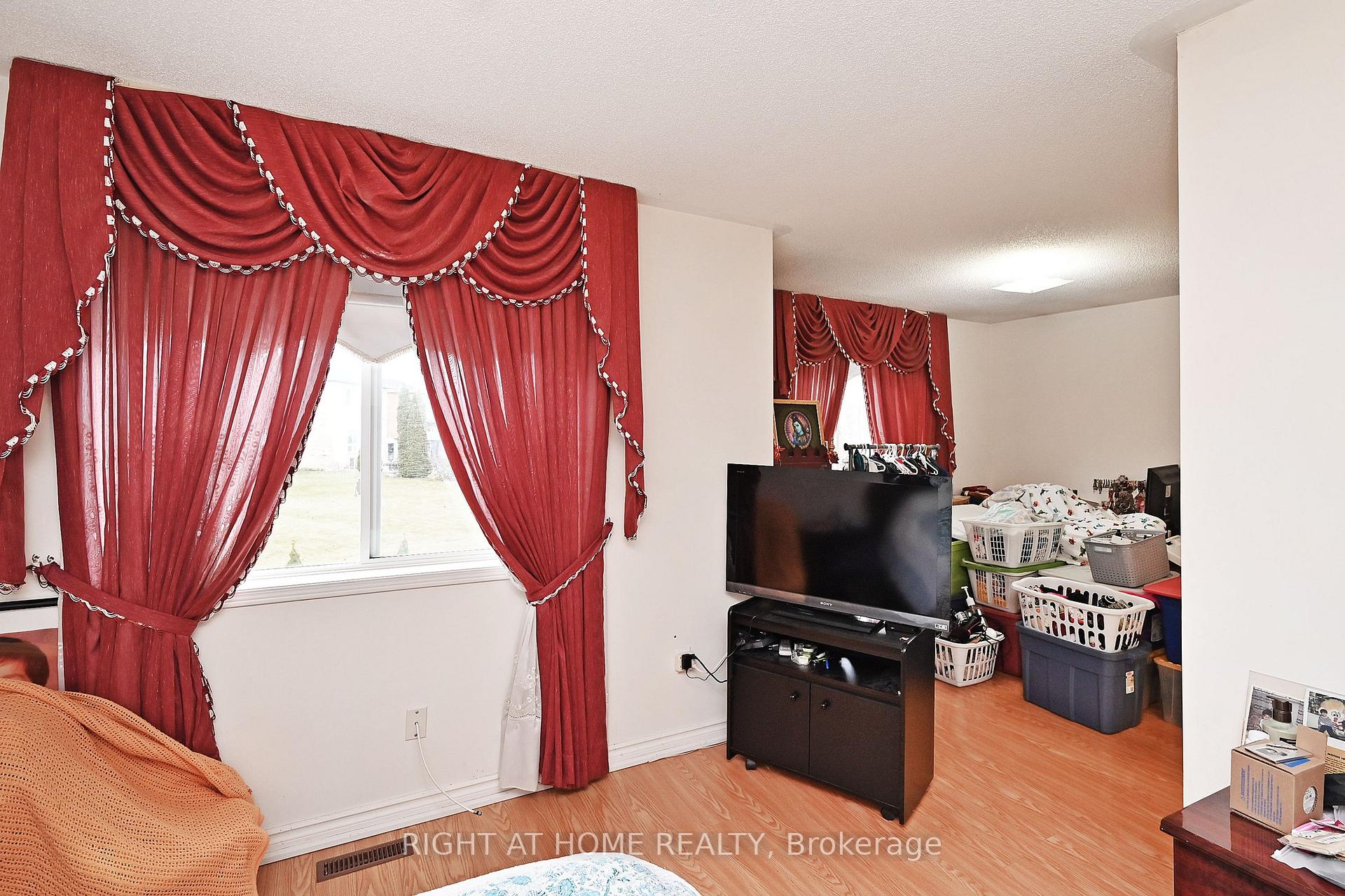 22 Samuel Teitel Crt, Toronto, ON M1X1S7 | 4 Bedroom 4 Bathroom Detached House | Image 23