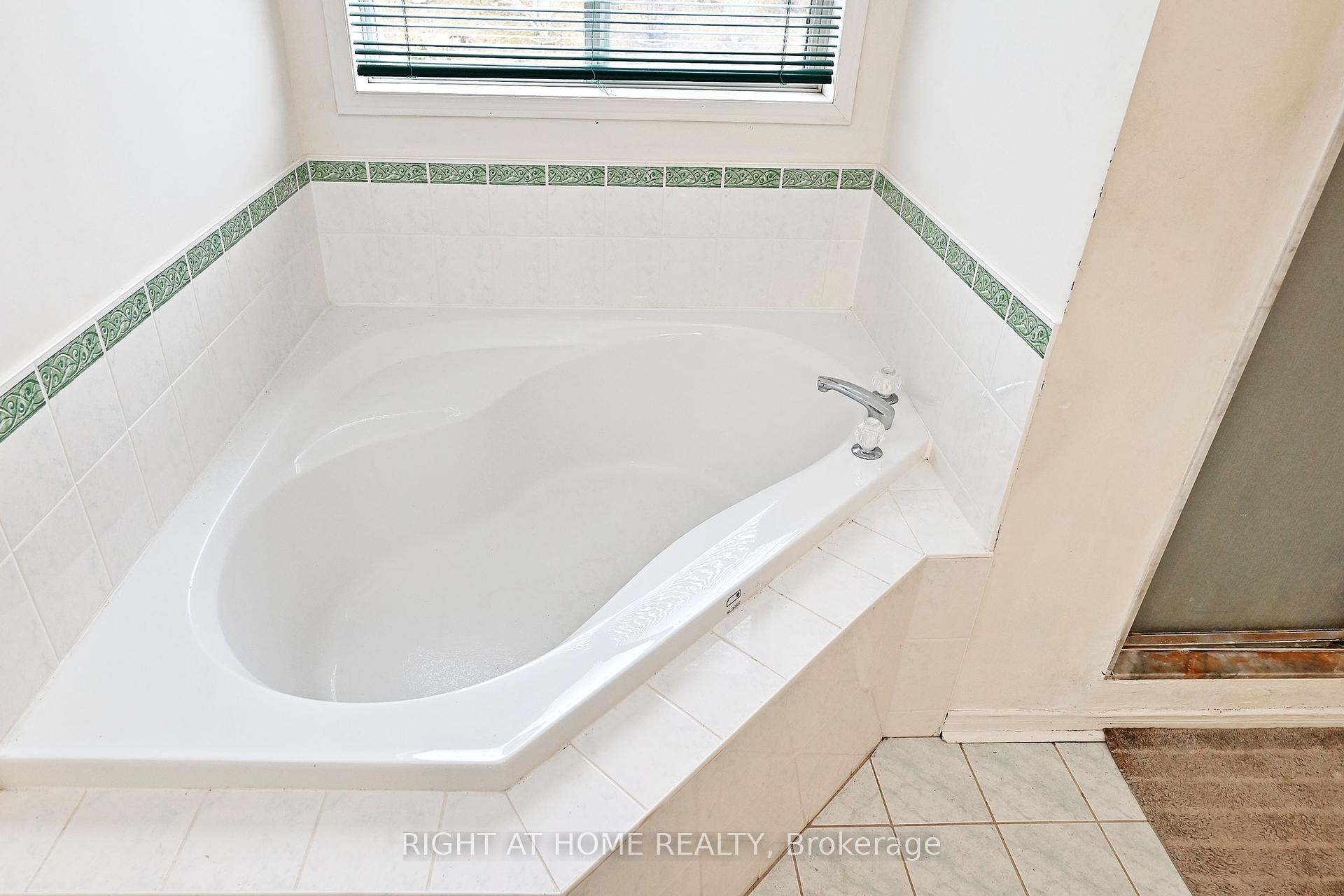 22 Samuel Teitel Crt, Toronto, ON M1X1S7 | 4 Bedroom 4 Bathroom Detached House | Image 26