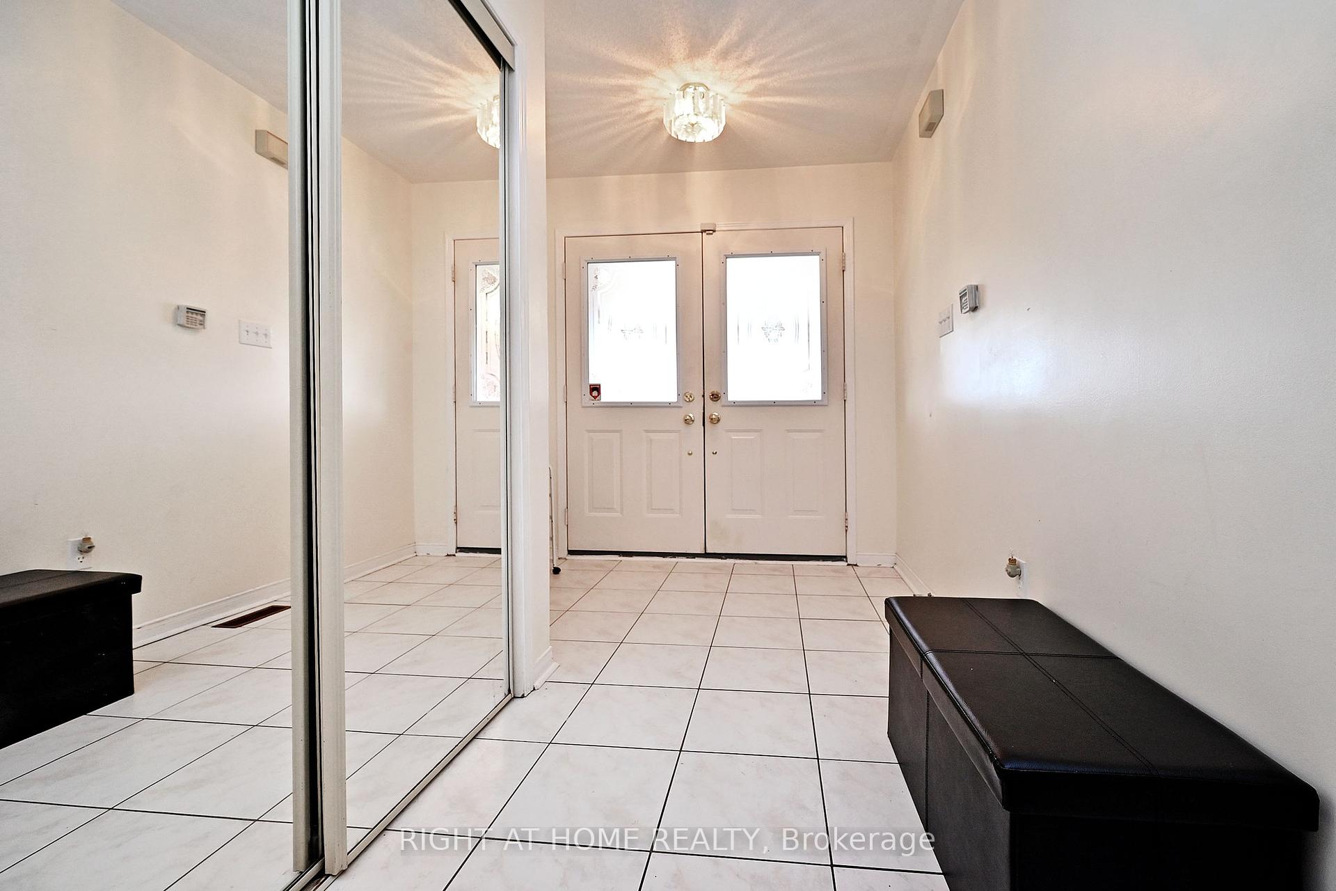 22 Samuel Teitel Crt, Toronto, ON M1X1S7 | 4 Bedroom 4 Bathroom Detached House | Image 4