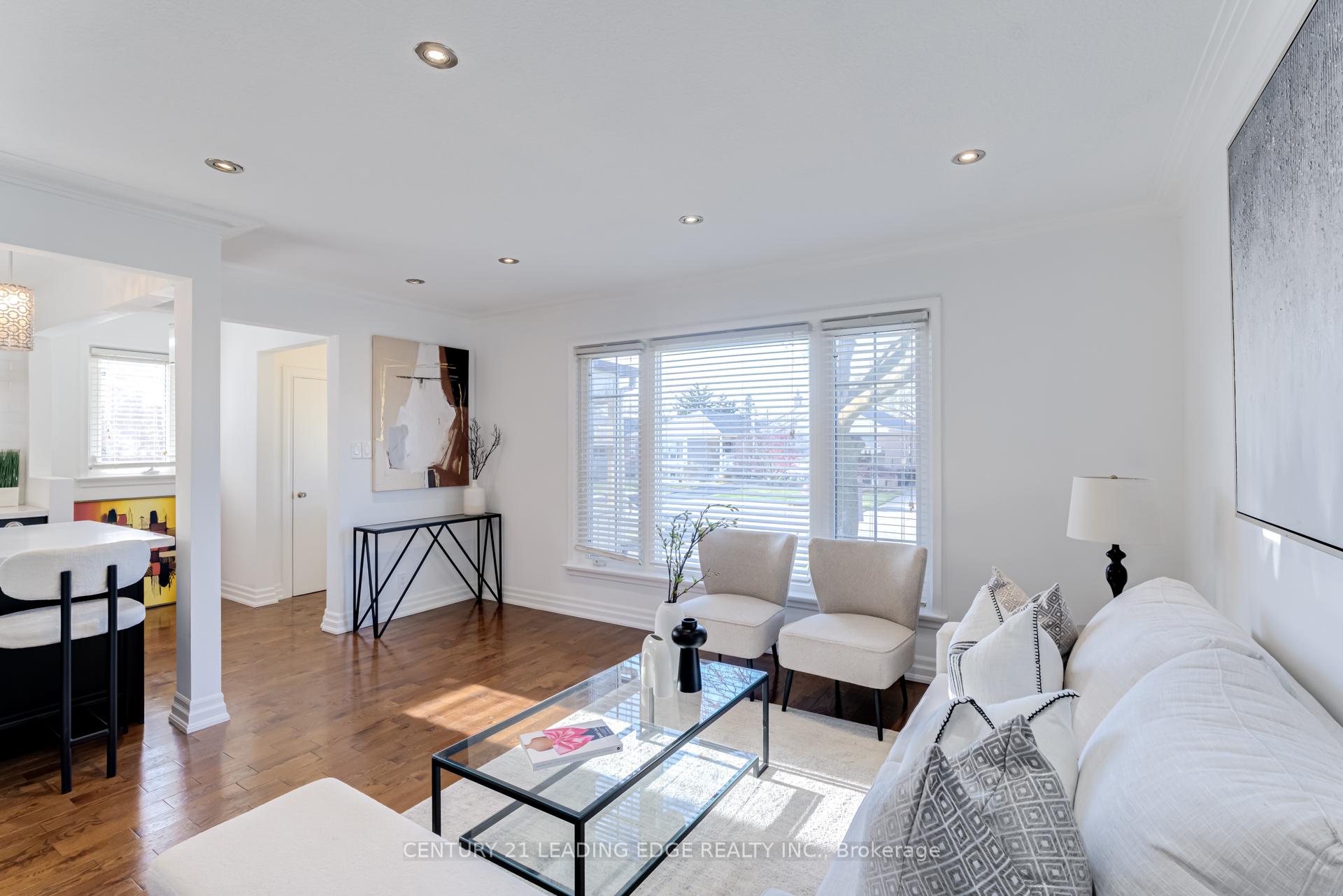 51 Kilgreggan Cres, Toronto, ON M1J1S4 | 3 Bedroom 2 Bathroom Detached House | Image 8
