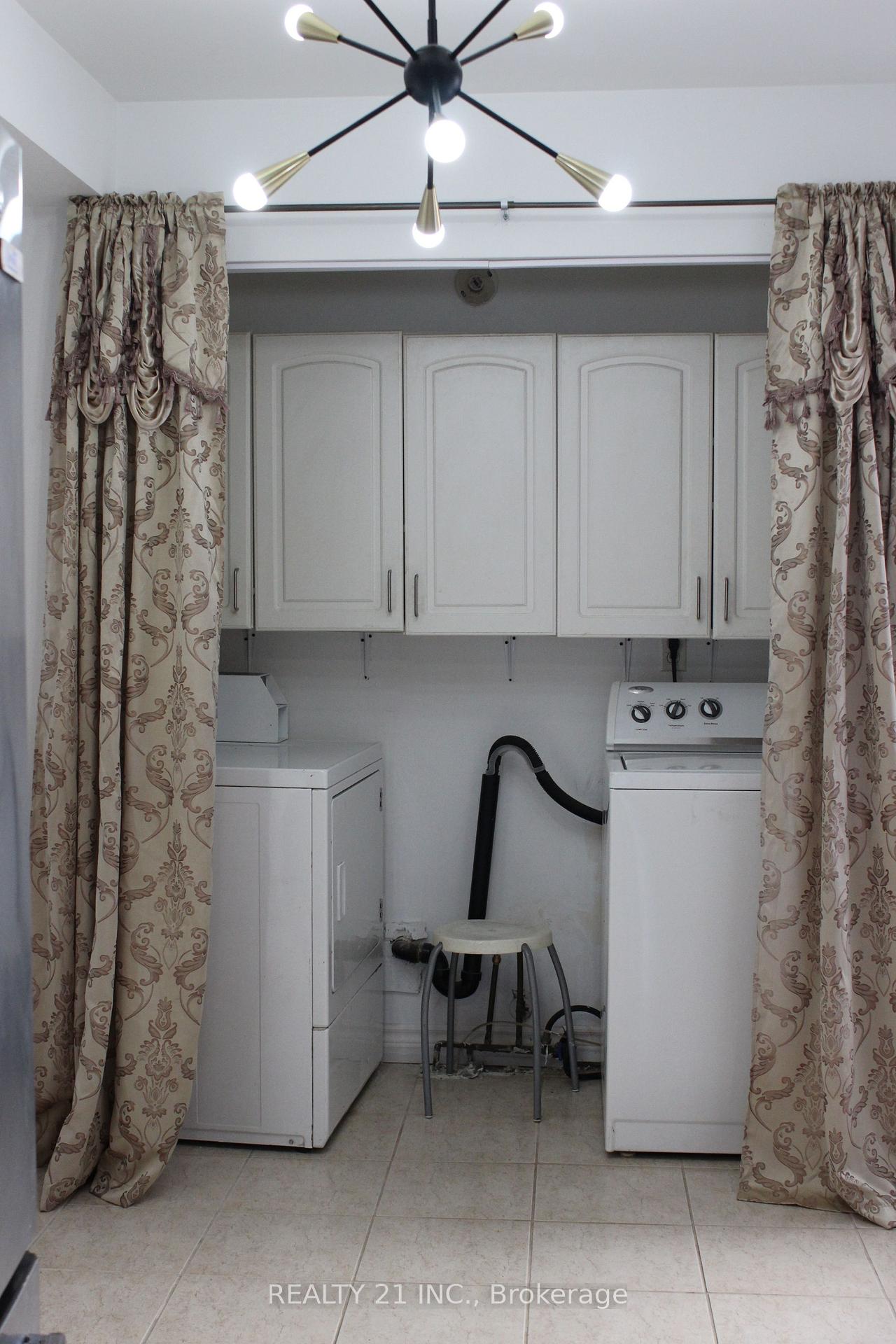 37 Frontier Pt Way, Toronto, ON M1B4G6 | 3 Bedroom 3 Bathroom Detached House | Image 3