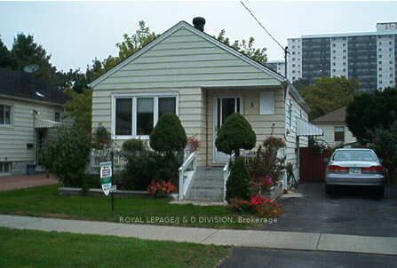 3 Westbourne Ave, Toronto, ON M1L2X8 | 2 Bedroom 2 Bathroom Detached House