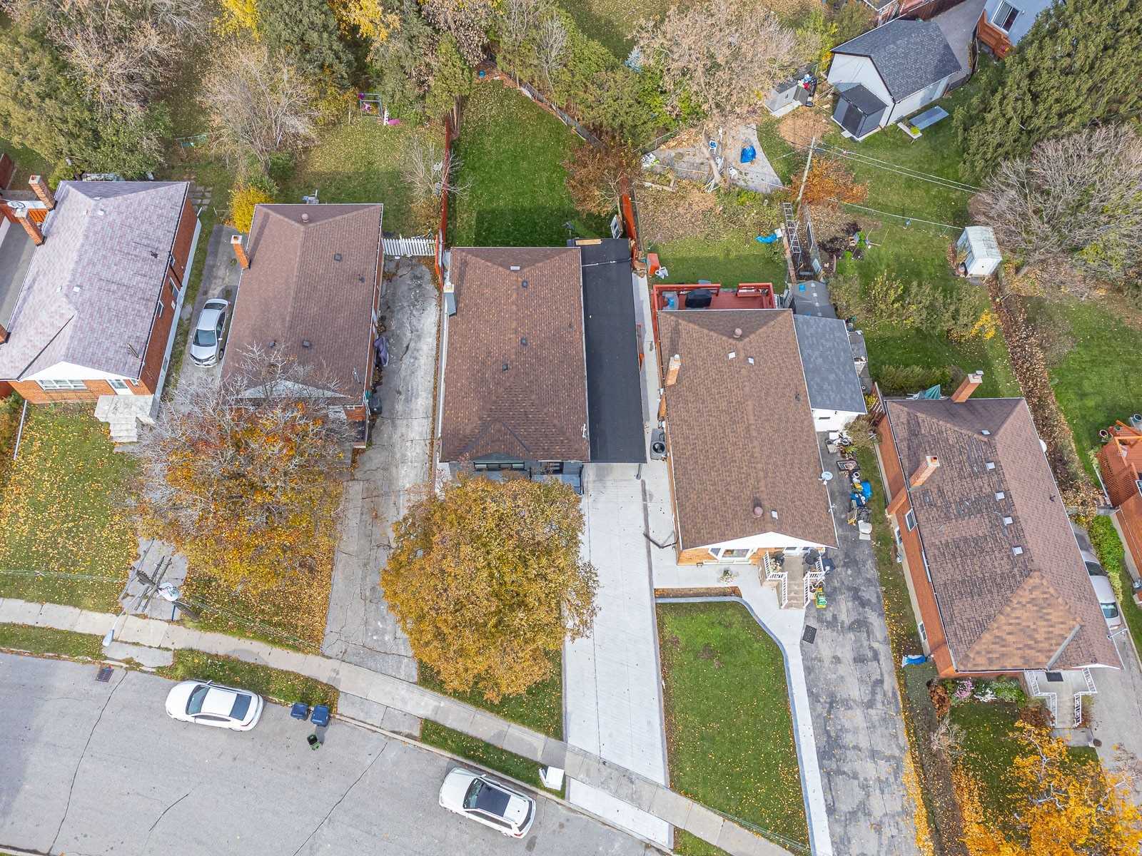 68 Murray Glen Dr, Toronto, ON M1R3J9 | 3 Bedroom 4 Bathroom Detached House | Image 2