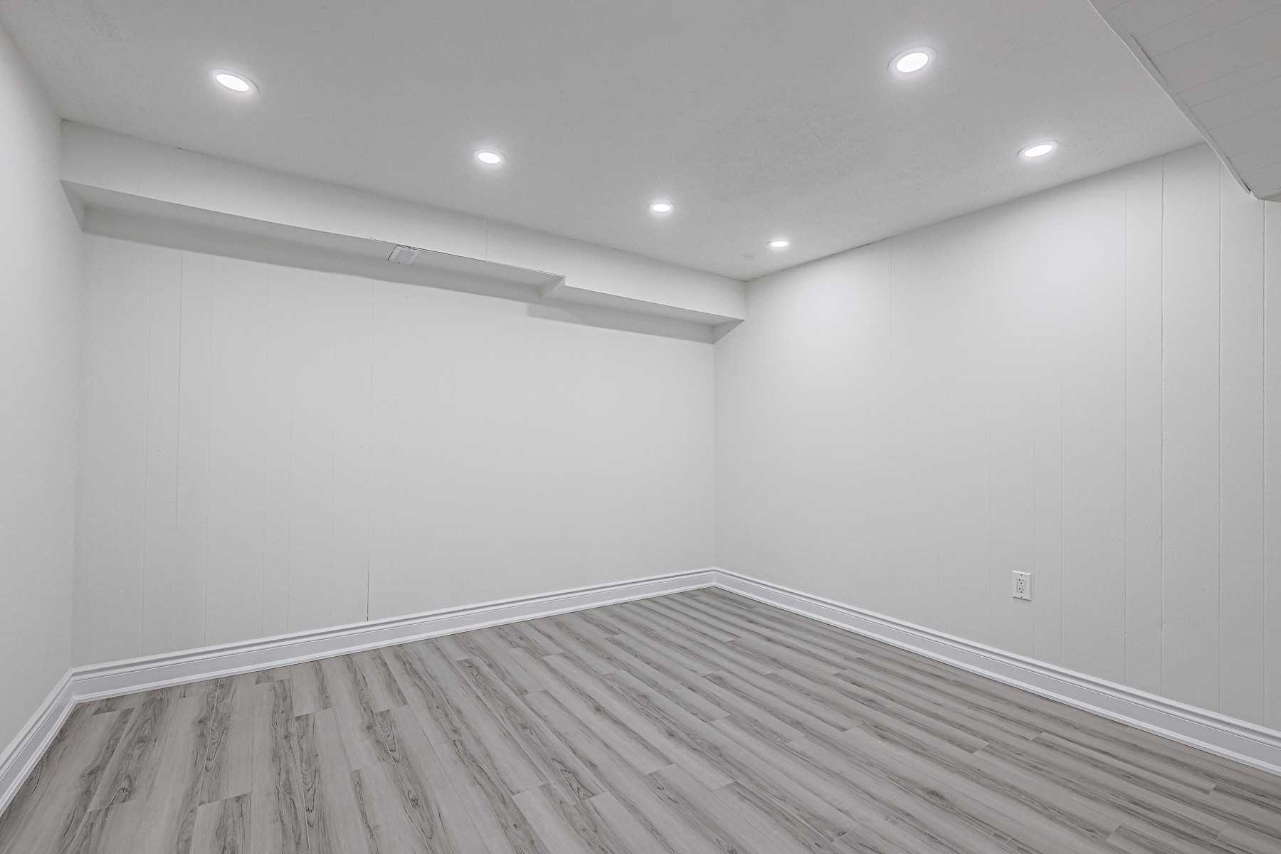 68 Murray Glen Dr, Toronto, ON M1R3J9 | 3 Bedroom 4 Bathroom Detached House | Image 29