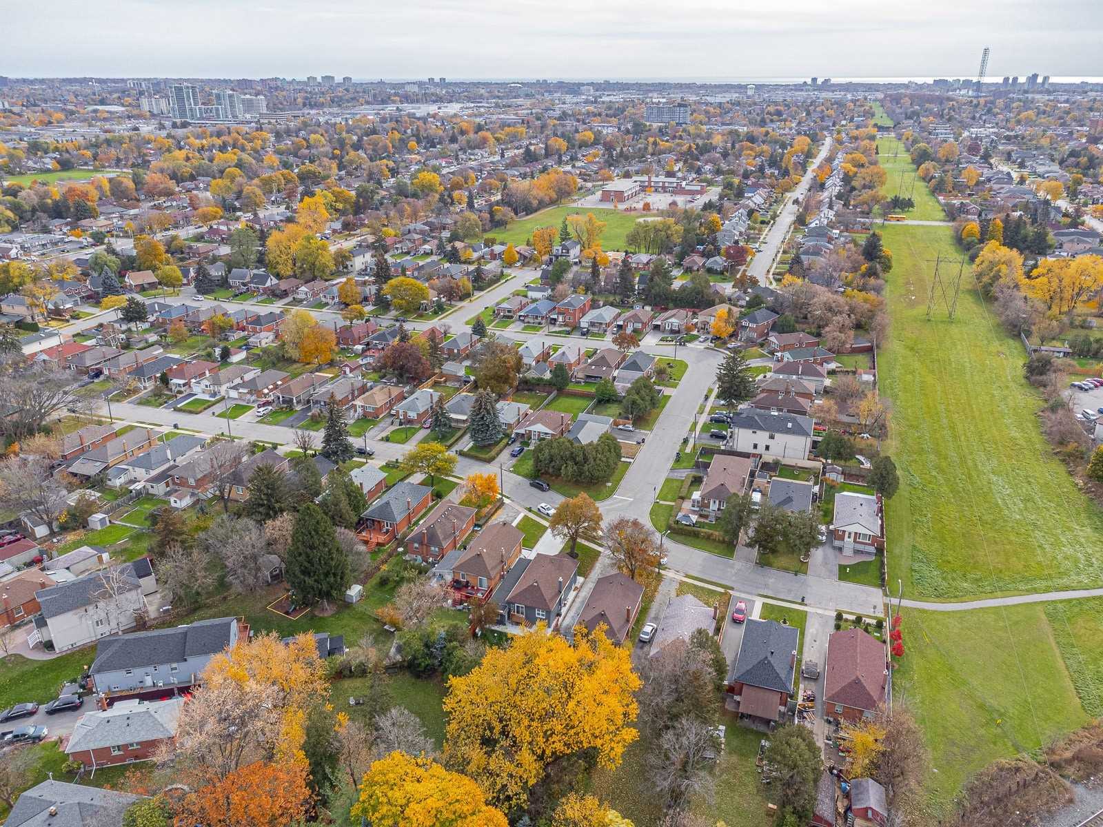 68 Murray Glen Dr, Toronto, ON M1R3J9 | 3 Bedroom 4 Bathroom Detached House | Image 5