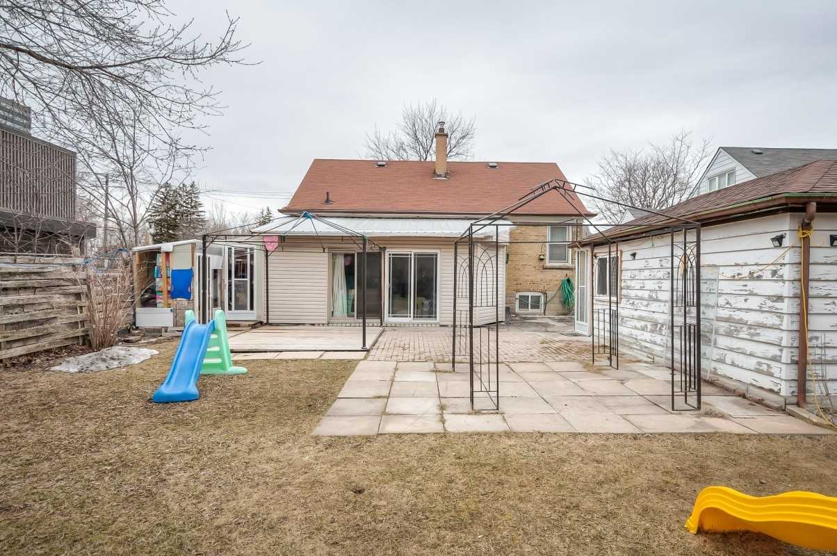 35 Lamont Ave, Toronto, ON M1S1A8 | 2 Bedroom 2 Bathroom Detached House | Image 23