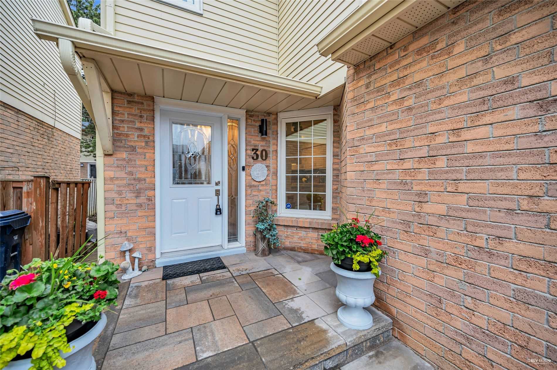 30 Frontier Ptwy, Toronto, ON M1B4G4 | 3 Bedroom 3 Bathroom Detached House | Image 2