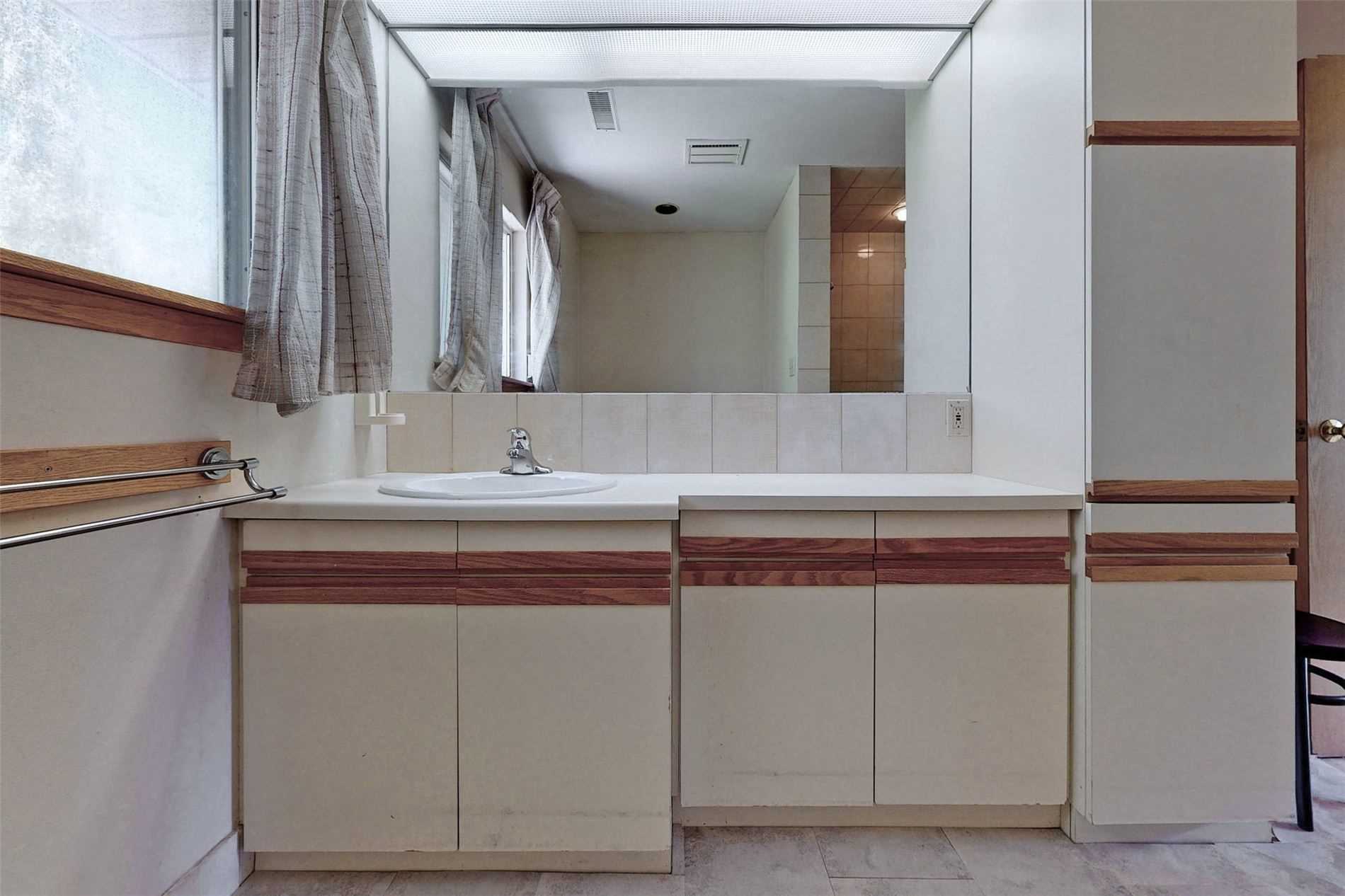 48 Notley Pl, Toronto, ON M4B2M8 | 3 Bedroom 3 Bathroom Detached House | Image 23