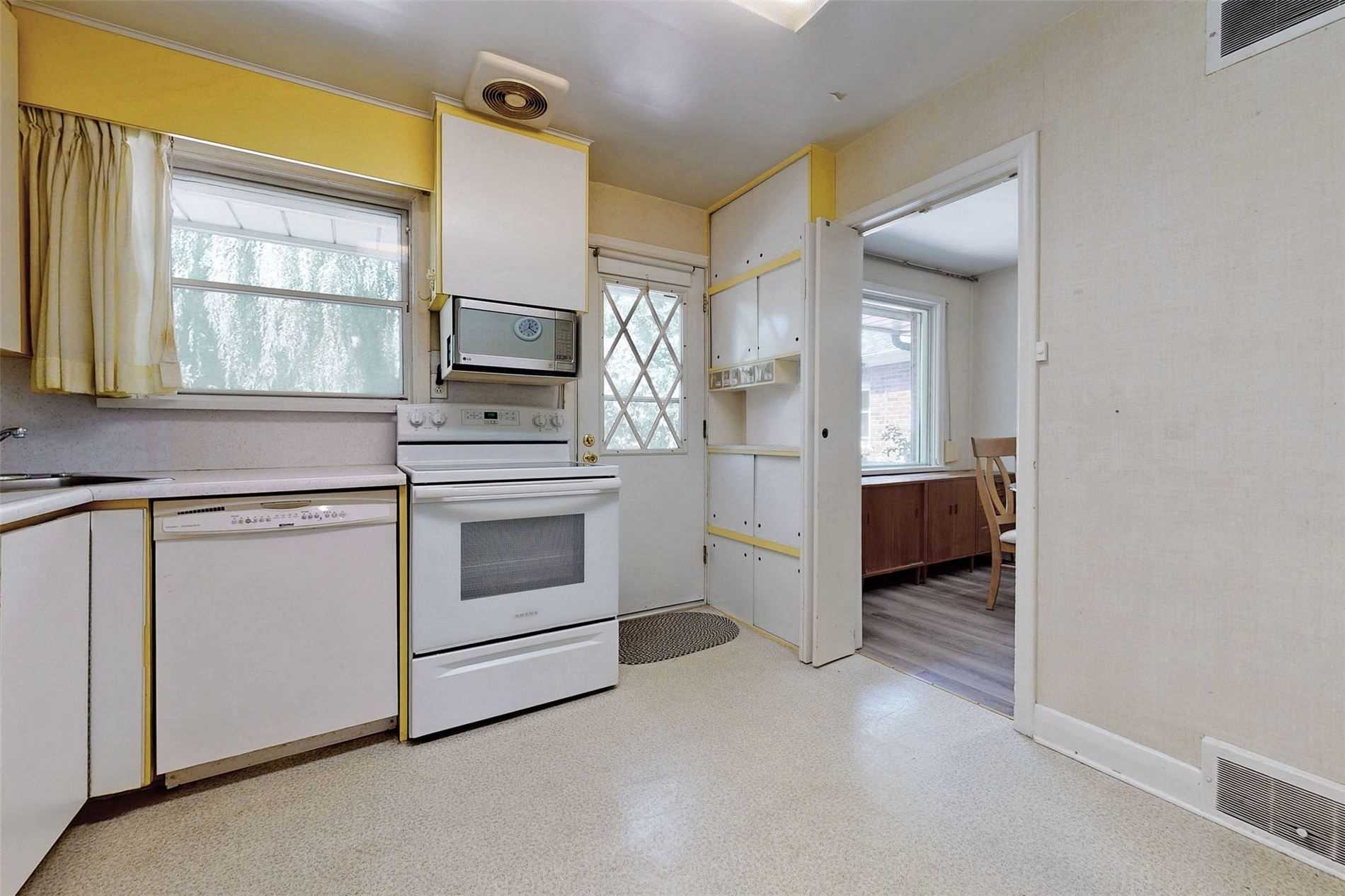 48 Notley Pl, Toronto, ON M4B2M8 | 3 Bedroom 3 Bathroom Detached House | Image 6