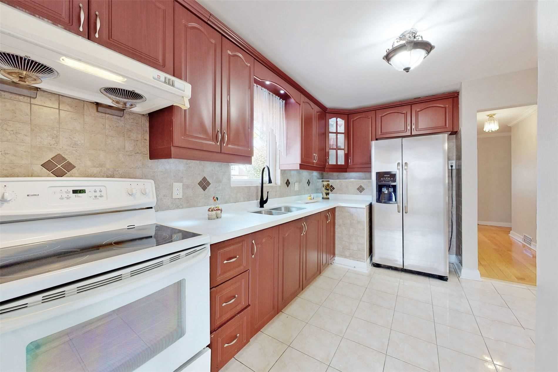 63 Lynvalley Cres, Toronto, ON M1R2V1 | 3 Bedroom 2 Bathroom Detached House | Image 13