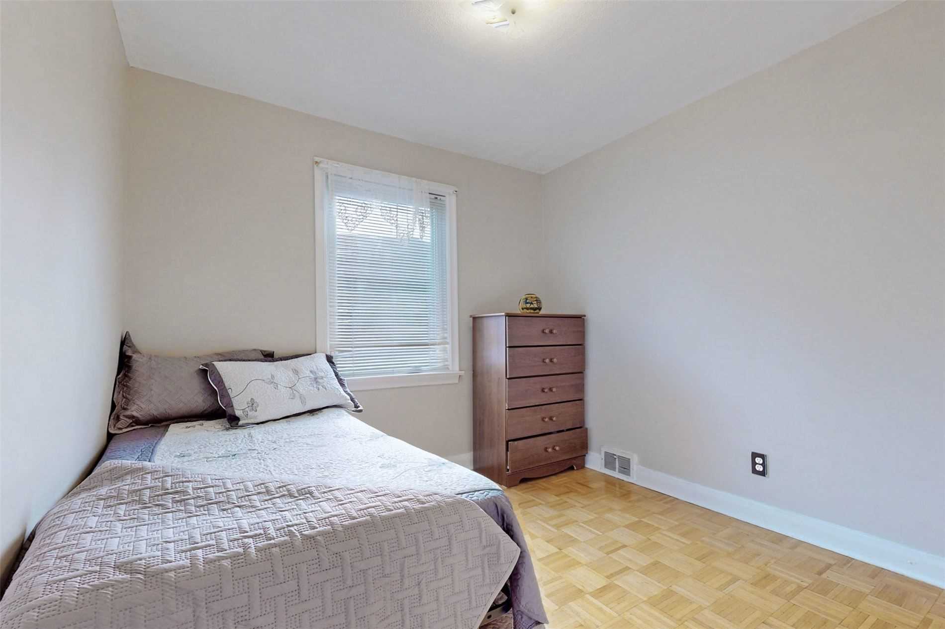 63 Lynvalley Cres, Toronto, ON M1R2V1 | 3 Bedroom 2 Bathroom Detached House | Image 15