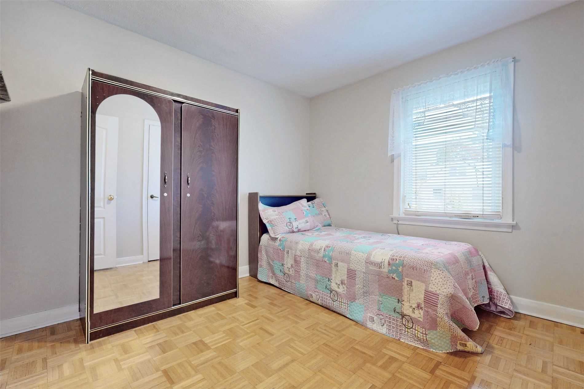 63 Lynvalley Cres, Toronto, ON M1R2V1 | 3 Bedroom 2 Bathroom Detached House | Image 16