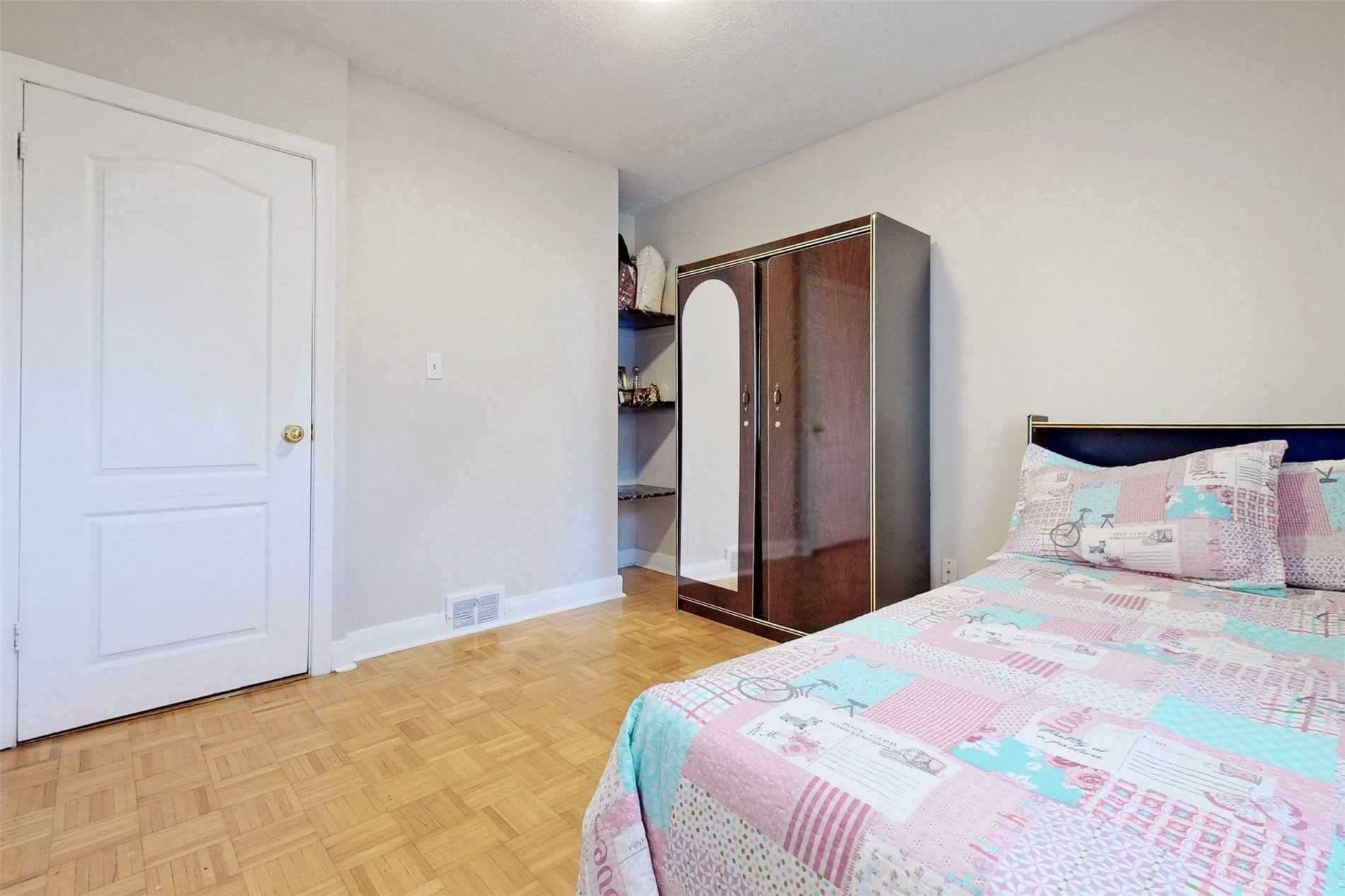 63 Lynvalley Cres, Toronto, ON M1R2V1 | 3 Bedroom 2 Bathroom Detached House | Image 17