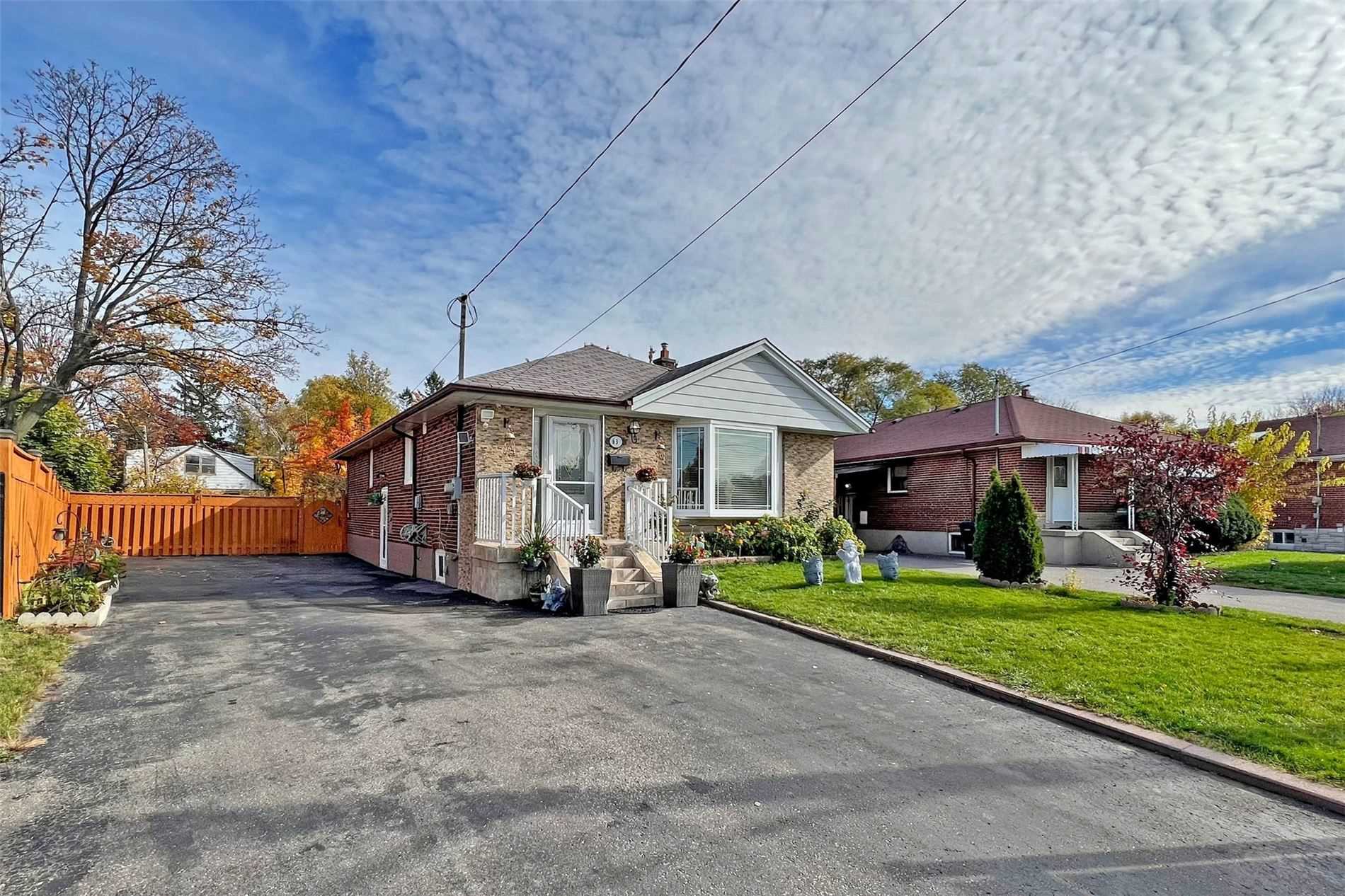 63 Lynvalley Cres, Toronto, ON M1R2V1 | 3 Bedroom 2 Bathroom Detached House | Image 2