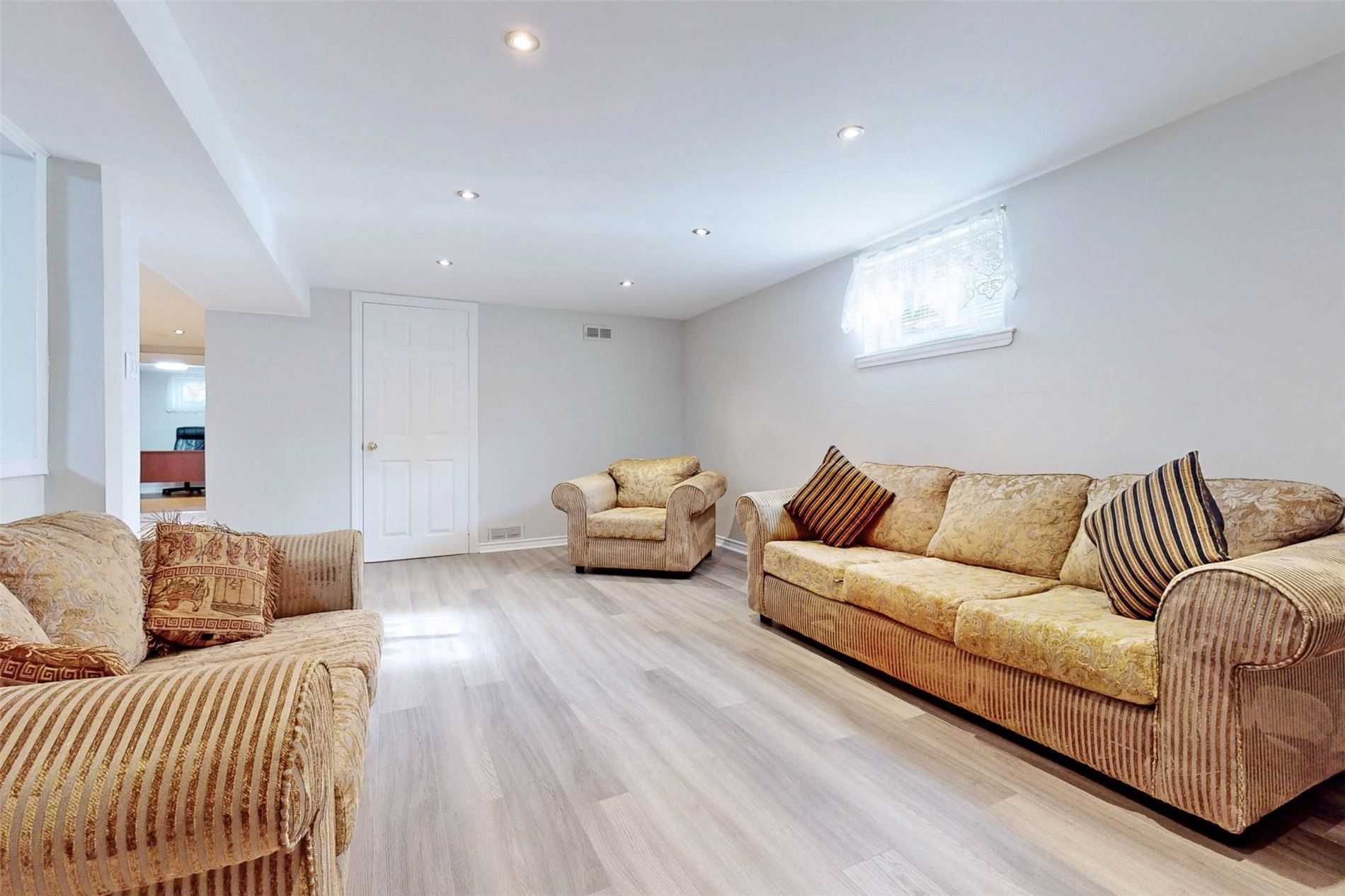 63 Lynvalley Cres, Toronto, ON M1R2V1 | 3 Bedroom 2 Bathroom Detached House | Image 24