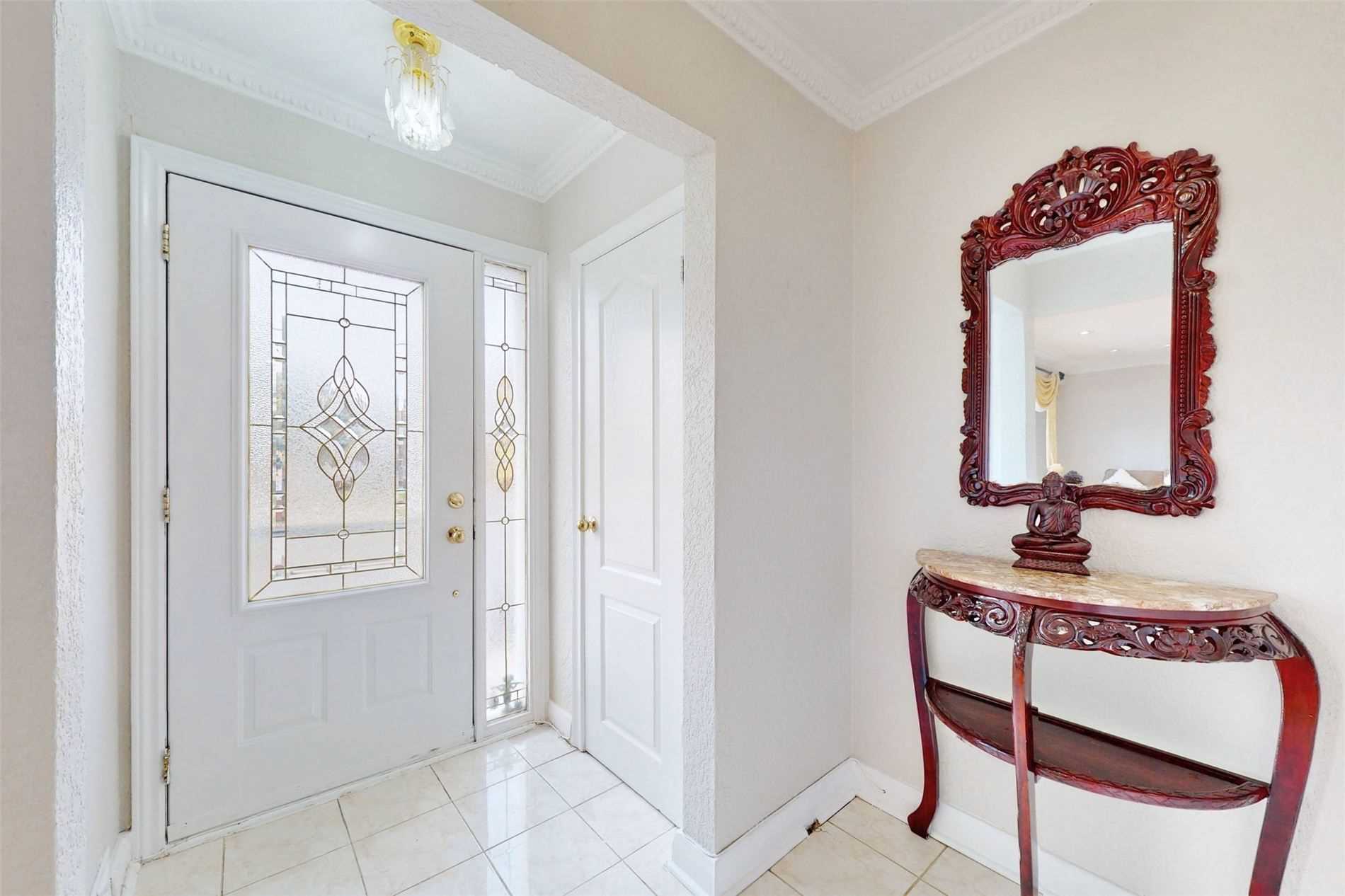 63 Lynvalley Cres, Toronto, ON M1R2V1 | 3 Bedroom 2 Bathroom Detached House | Image 4