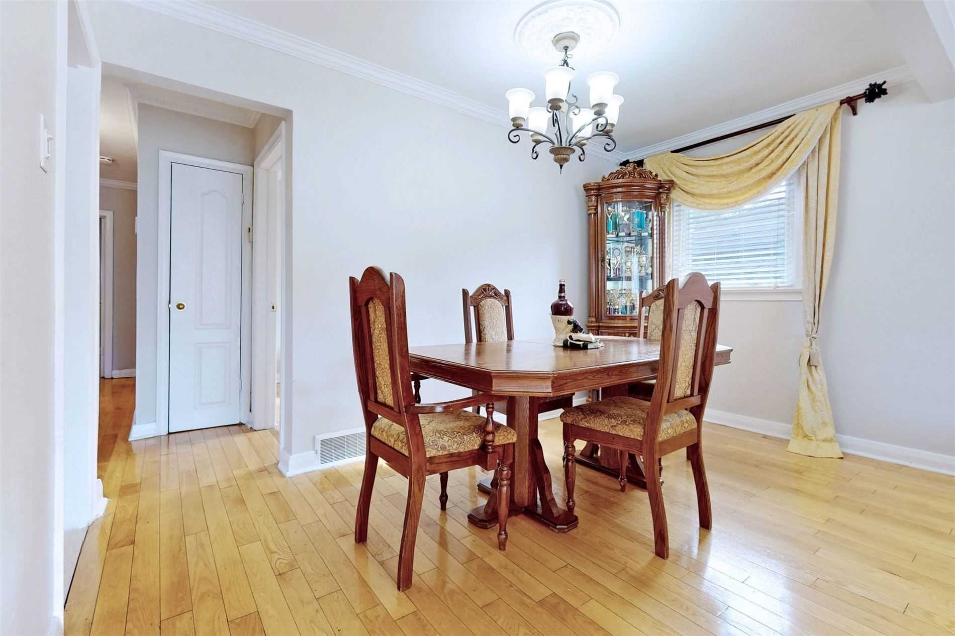 63 Lynvalley Cres, Toronto, ON M1R2V1 | 3 Bedroom 2 Bathroom Detached House | Image 9