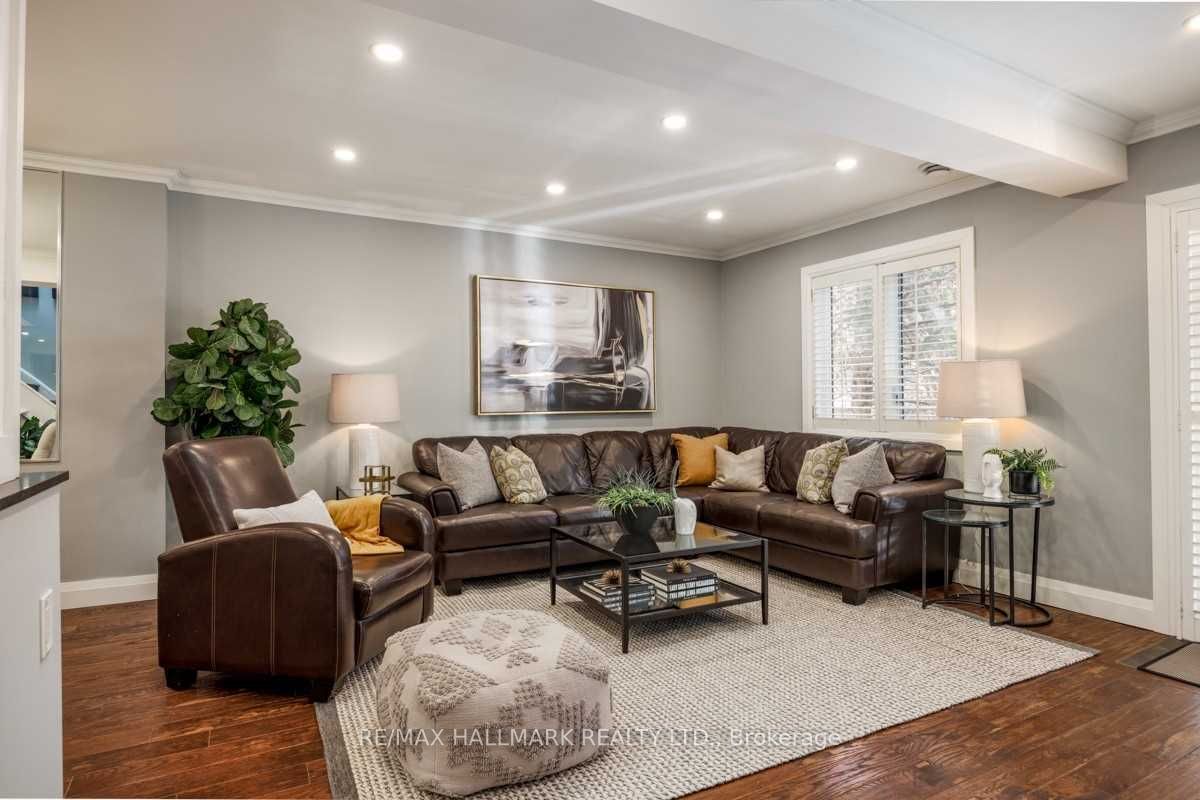 200 Linsmore Cres, Toronto, ON M4J4L4 | 4 Bedroom 4 Bathroom Detached House | Image 11