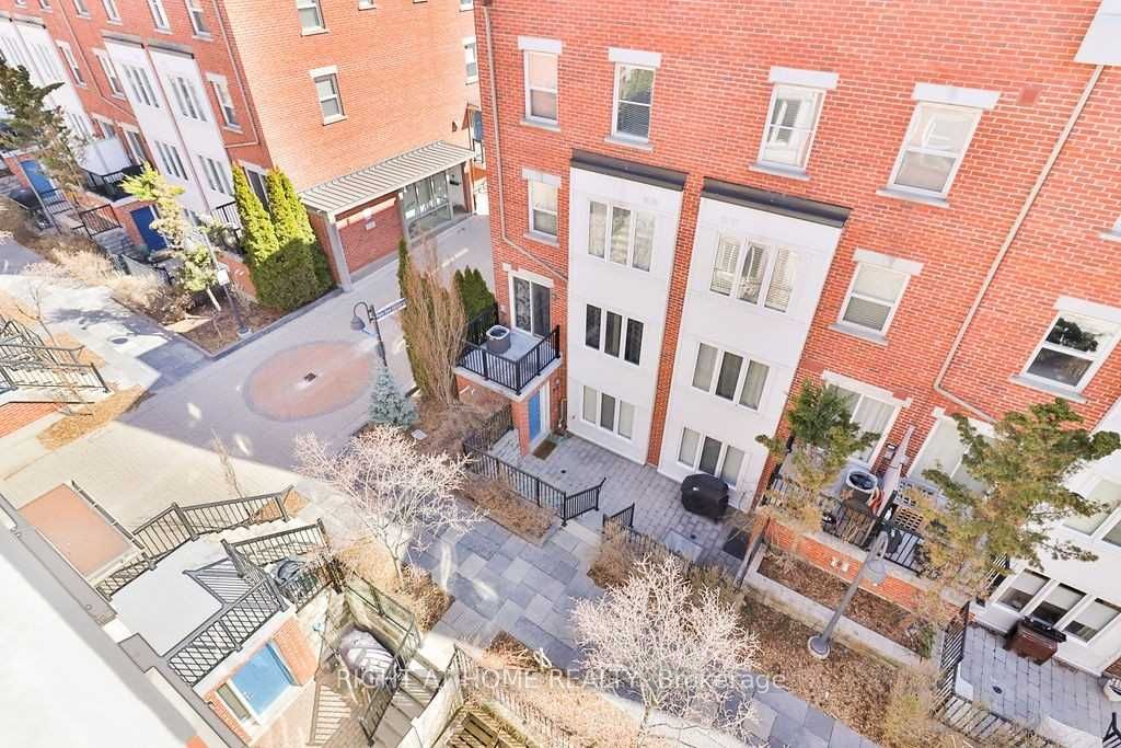 #5 - 11 Frances Loring Lane, Toronto, ON M4M3E8 | 2 Bedroom 2 Bathroom Condo Townhouse | Image 12