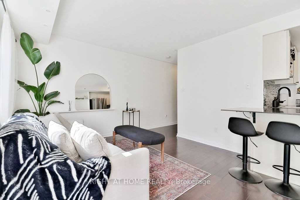 #5 - 11 Frances Loring Lane, Toronto, ON M4M3E8 | 2 Bedroom 2 Bathroom Condo Townhouse | Image 4