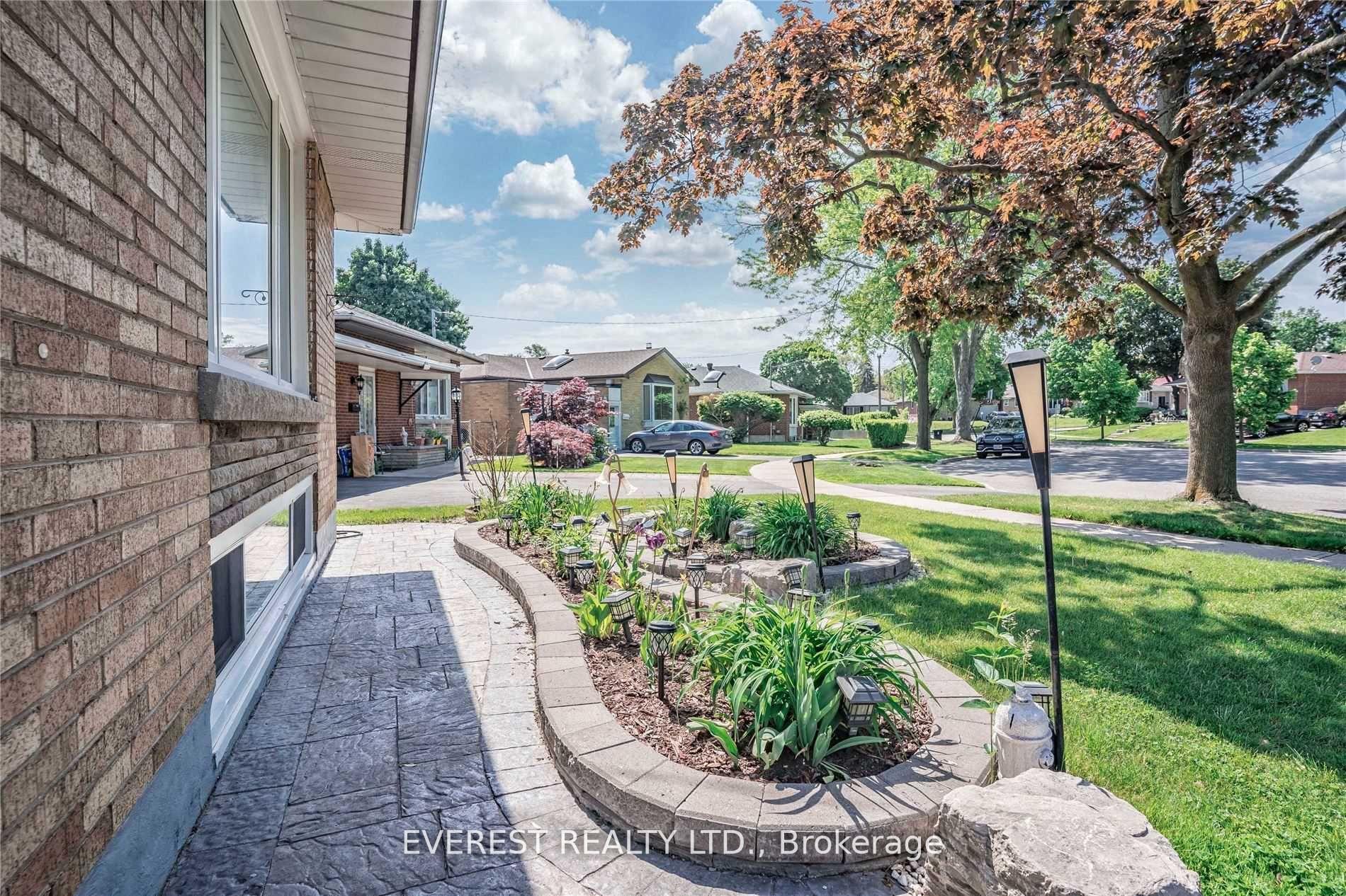 14 Biltmore Crt, Toronto, ON M1J1Y4 | 3 Bedroom 2 Bathroom Detached House | Image 2