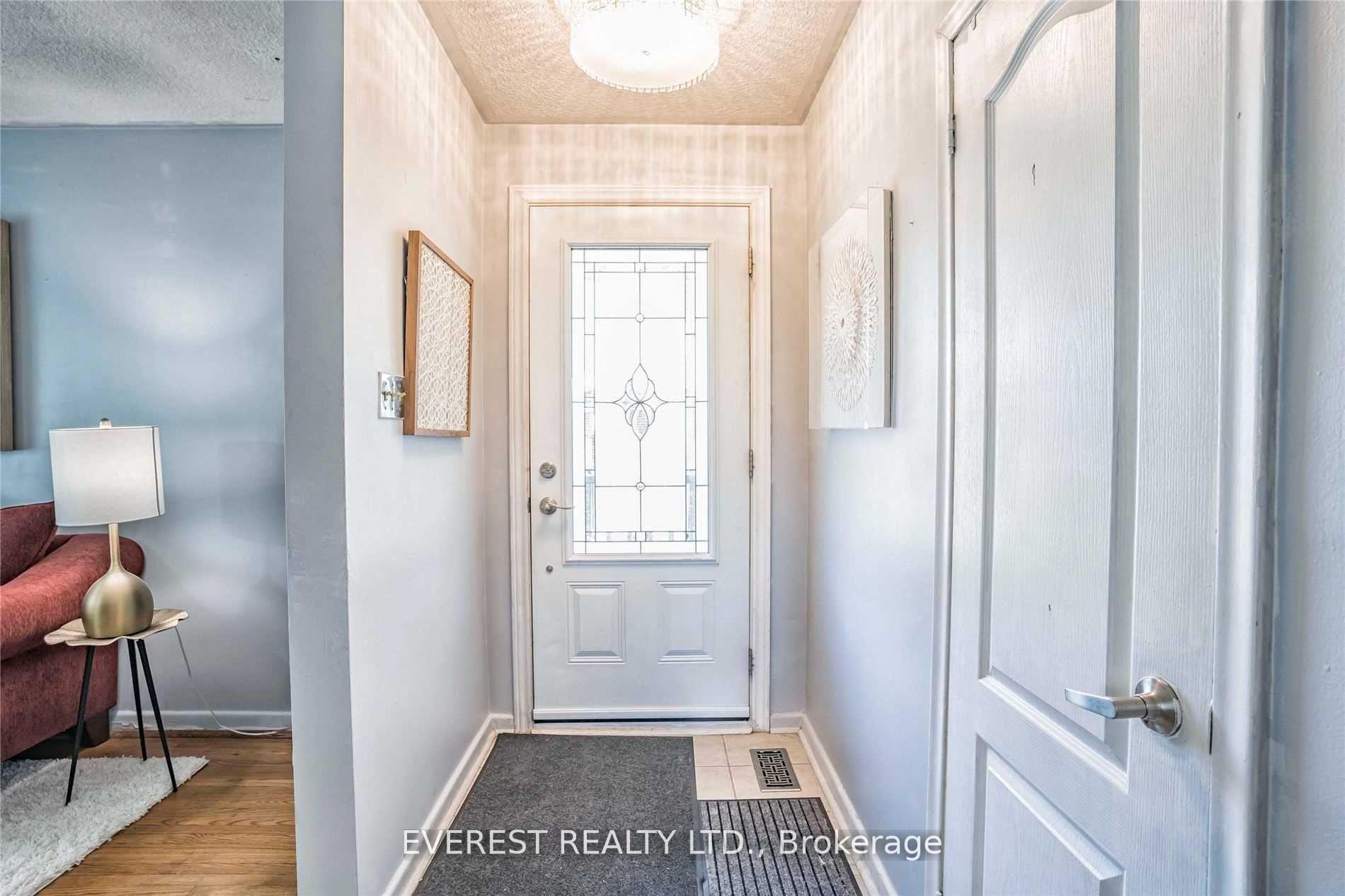 14 Biltmore Crt, Toronto, ON M1J1Y4 | 3 Bedroom 2 Bathroom Detached House | Image 3