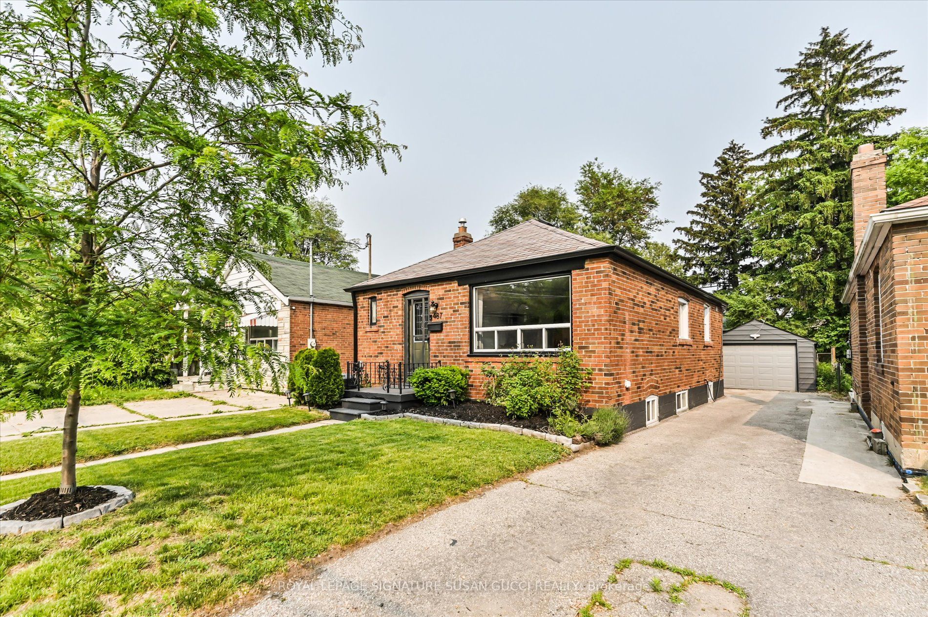 487 Dawes Rd, Toronto, ON M4B2G5 | 2 Bedroom 2 Bathroom Detached House | Image 1