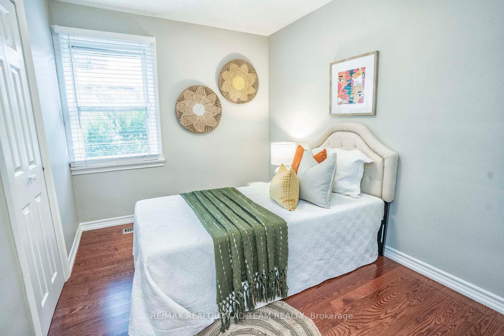 110 Seminole Ave, Toronto, ON M1J1N7 | 3 Bedroom 2 Bathroom Detached House | Image 18