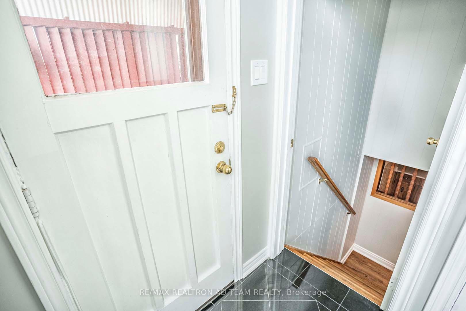 110 Seminole Ave, Toronto, ON M1J1N7 | 3 Bedroom 2 Bathroom Detached House | Image 21