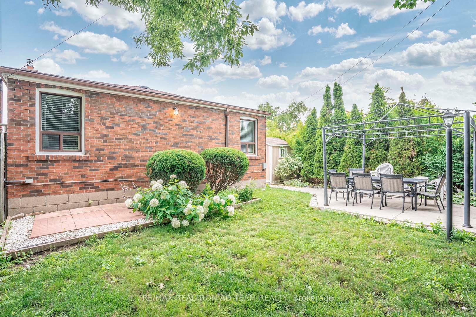 110 Seminole Ave, Toronto, ON M1J1N7 | 3 Bedroom 2 Bathroom Detached House | Image 33