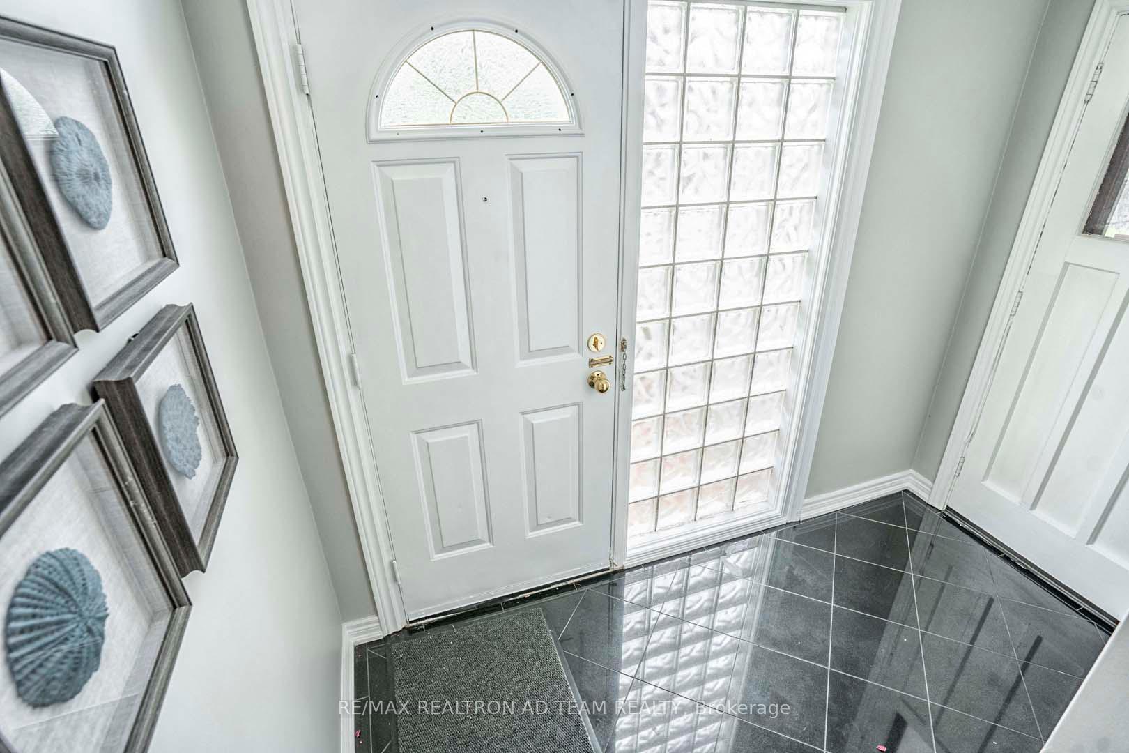110 Seminole Ave, Toronto, ON M1J1N7 | 3 Bedroom 2 Bathroom Detached House | Image 5