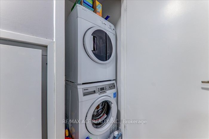 16 Colonial Ave, Toronto, ON M1M2C2 | 3 Bedroom 2 Bathroom Detached House | Image 25