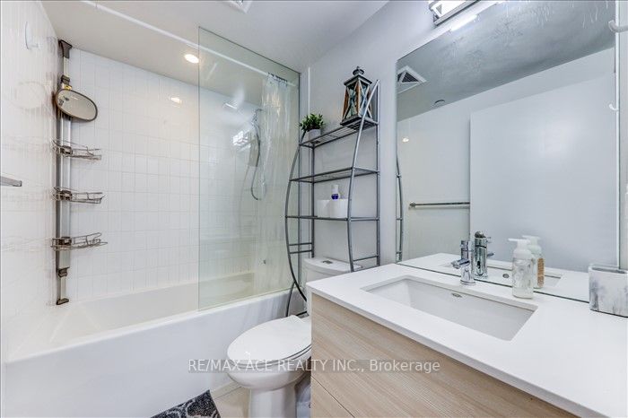 16 Colonial Ave, Toronto, ON M1M2C2 | 3 Bedroom 2 Bathroom Detached House | Image 26