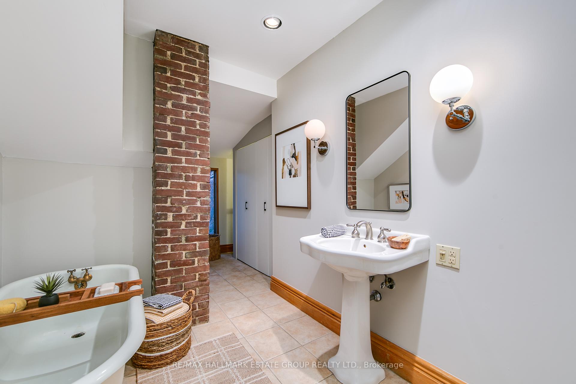 55 Kingswood Rd, Toronto, ON M4E3N4 | 3 Bedroom 2 Bathroom Detached House | Image 24