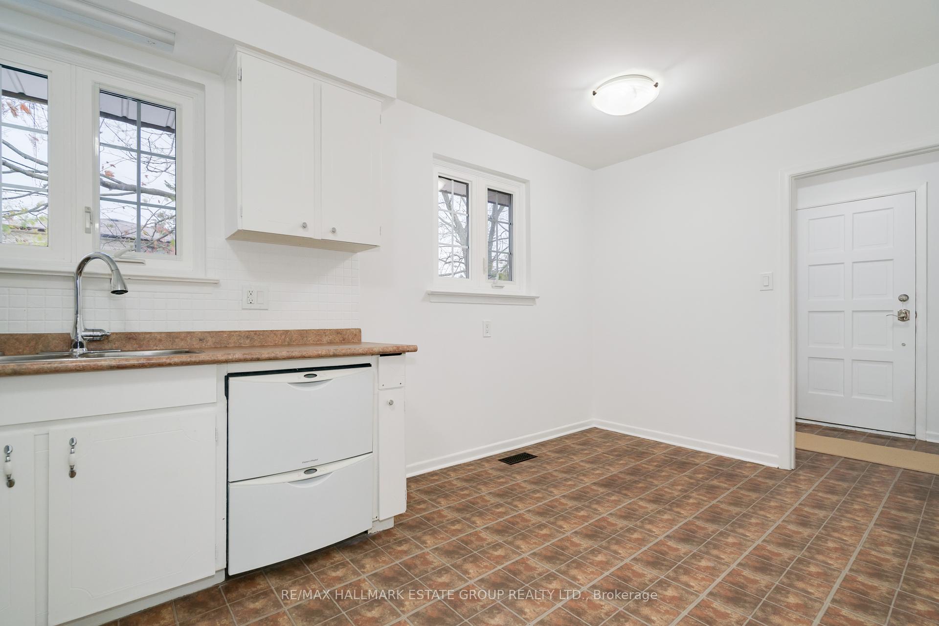 36 Castor Cres, Toronto, ON M1G3R2 | 3 Bedroom 2 Bathroom Detached House | Image 12