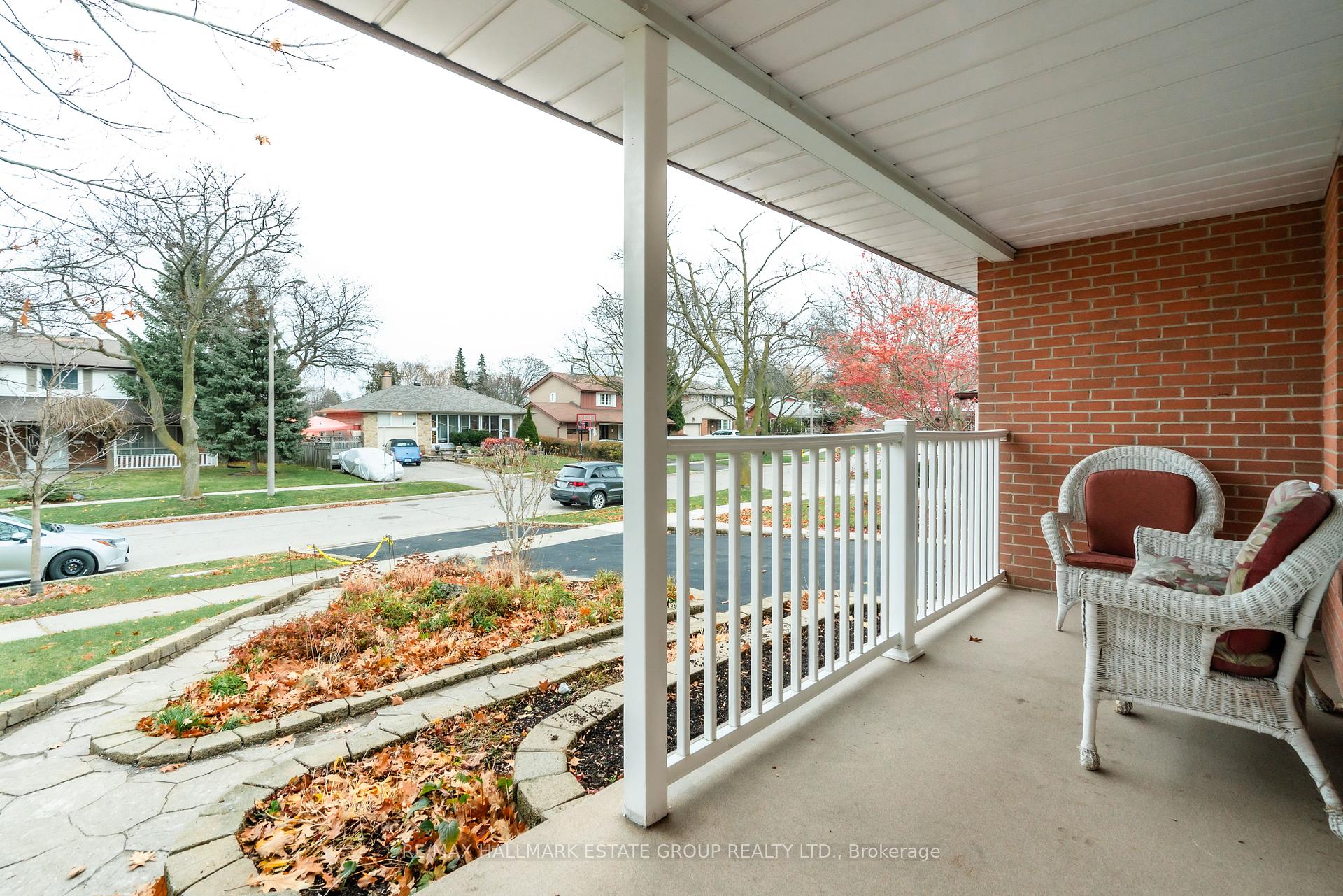 36 Castor Cres, Toronto, ON M1G3R2 | 3 Bedroom 2 Bathroom Detached House | Image 3