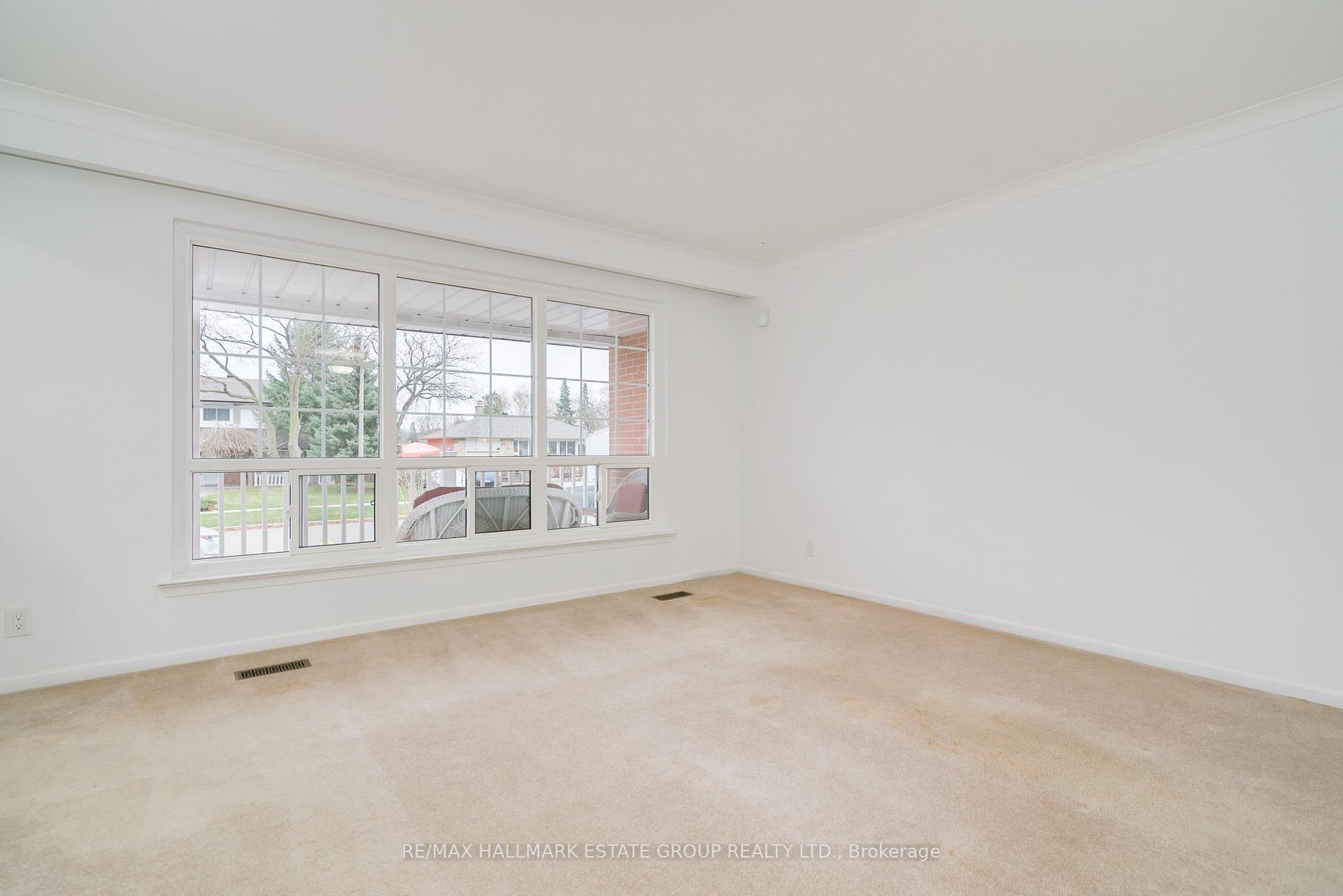 36 Castor Cres, Toronto, ON M1G3R2 | 3 Bedroom 2 Bathroom Detached House | Image 6