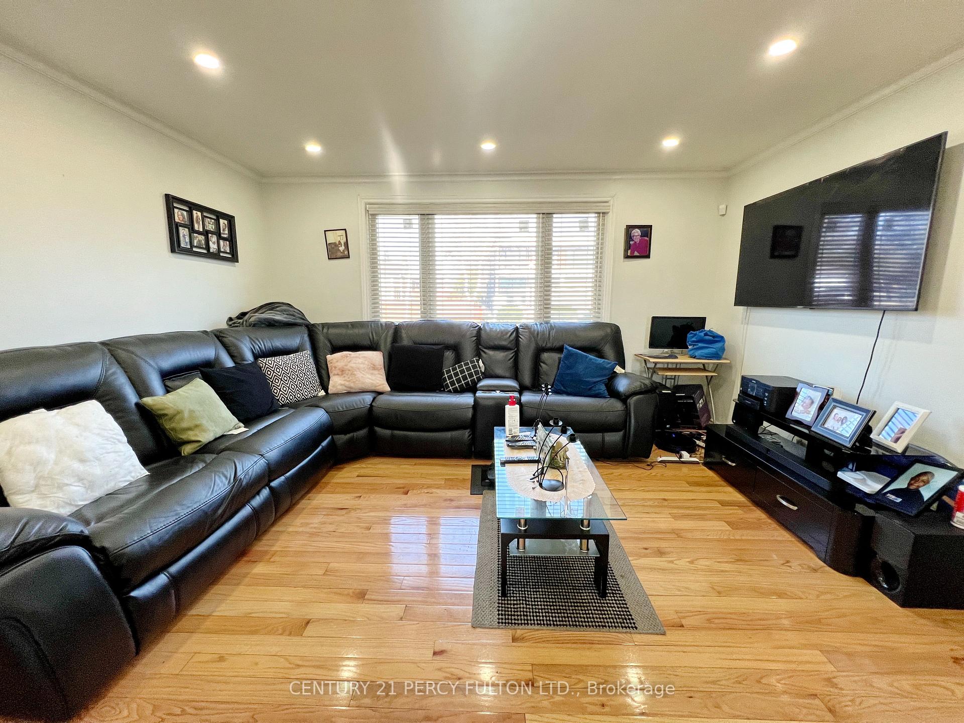 107 Seminole Ave, Toronto, ON M1J1N8 | 3 Bedroom 2 Bathroom Detached House | Image 5