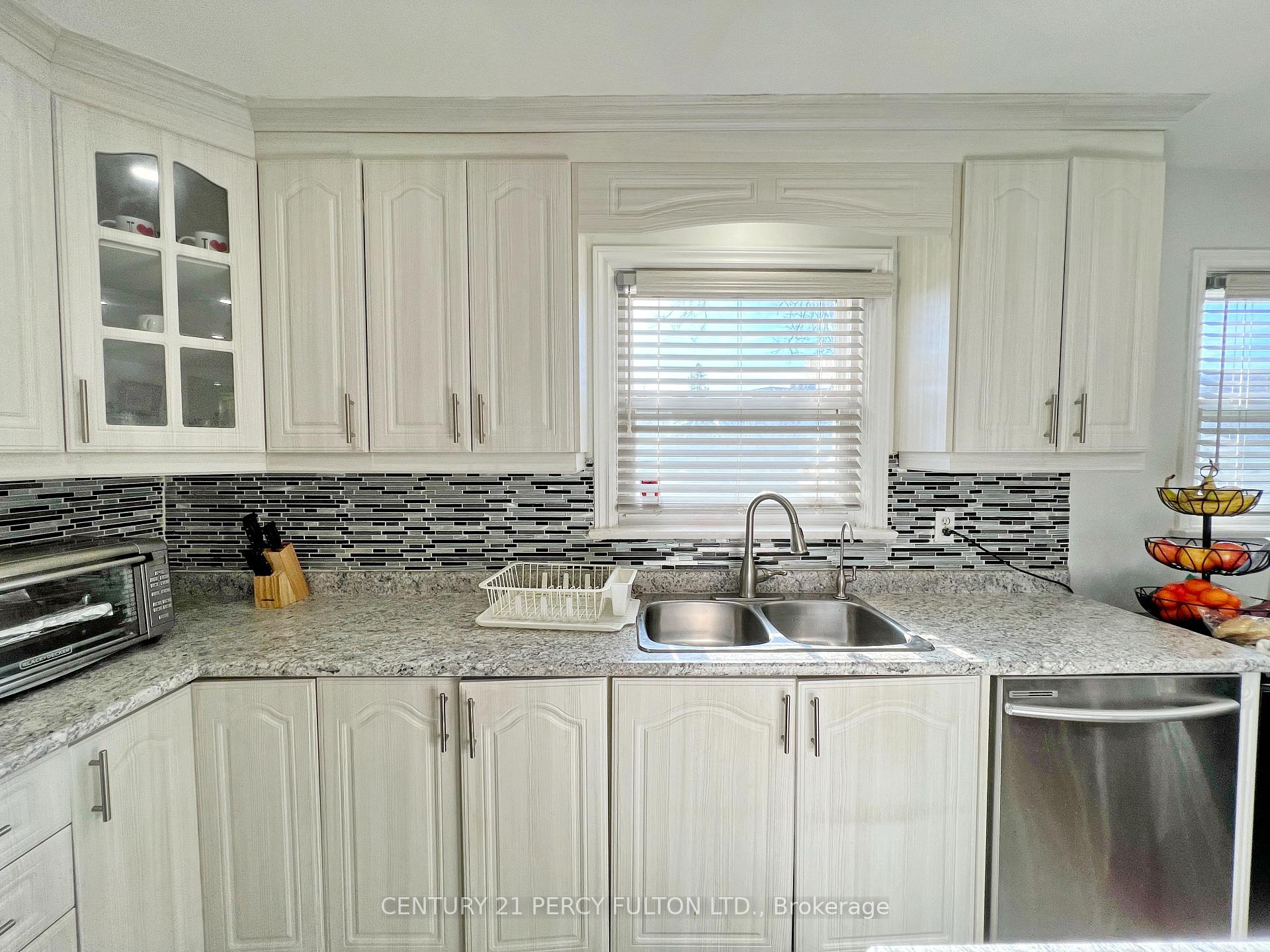 107 Seminole Ave, Toronto, ON M1J1N8 | 3 Bedroom 2 Bathroom Detached House | Image 8