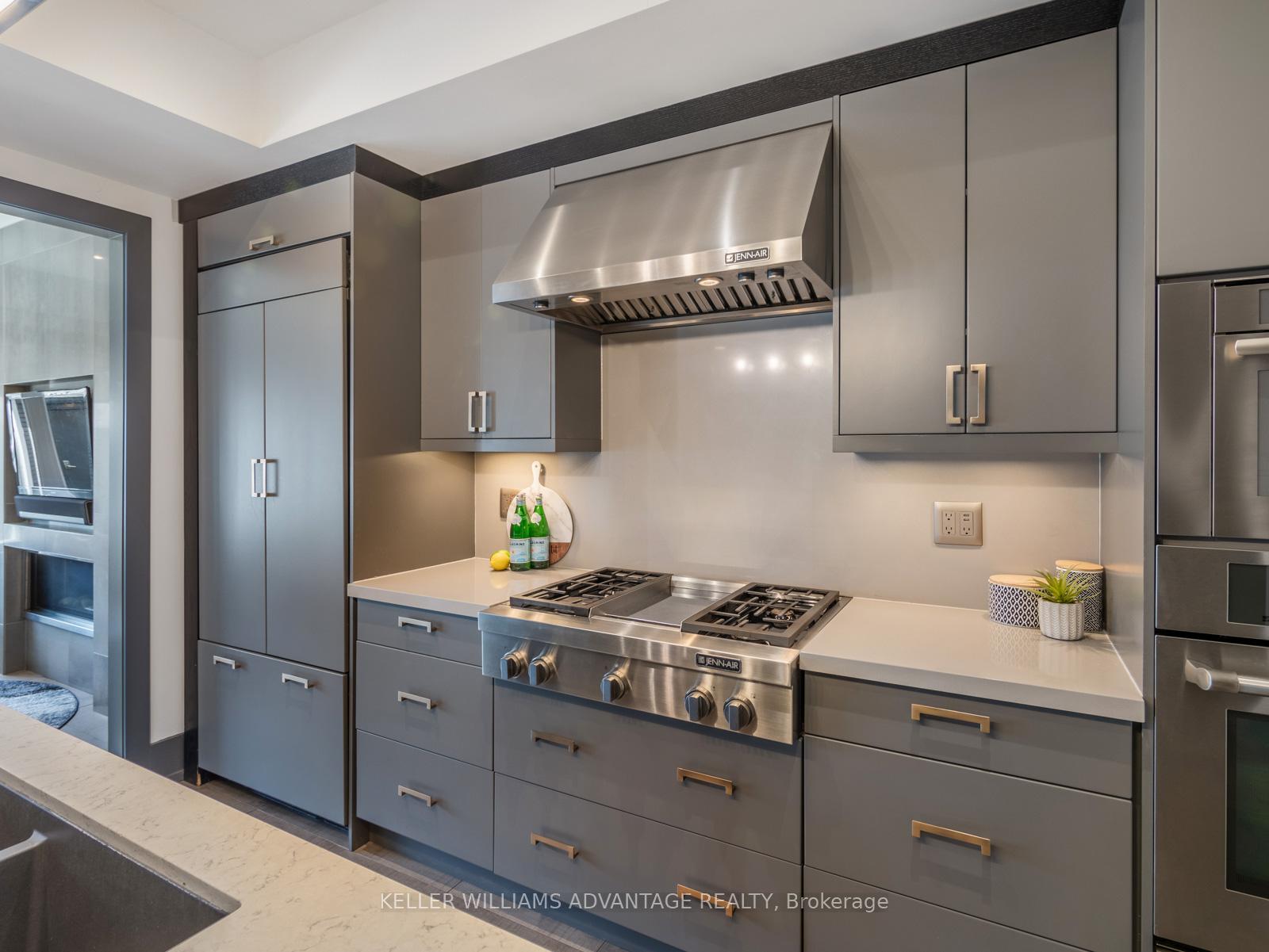 25 Winners Circ, Toronto, ON M4L3Y7 | 3 Bedroom 4 Bathroom Detached House | Image 11