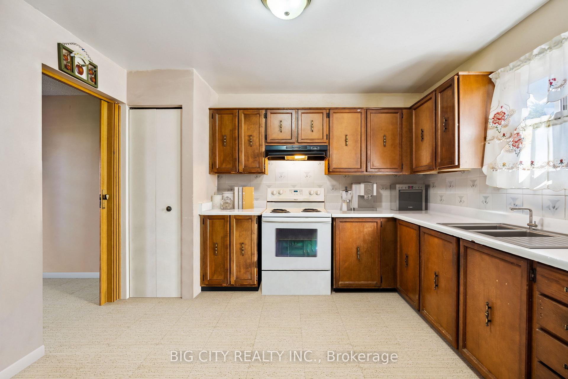 193 John Tabor Tr, Toronto, ON M1B2R3 | 3 Bedroom 2 Bathroom Detached House | Image 11